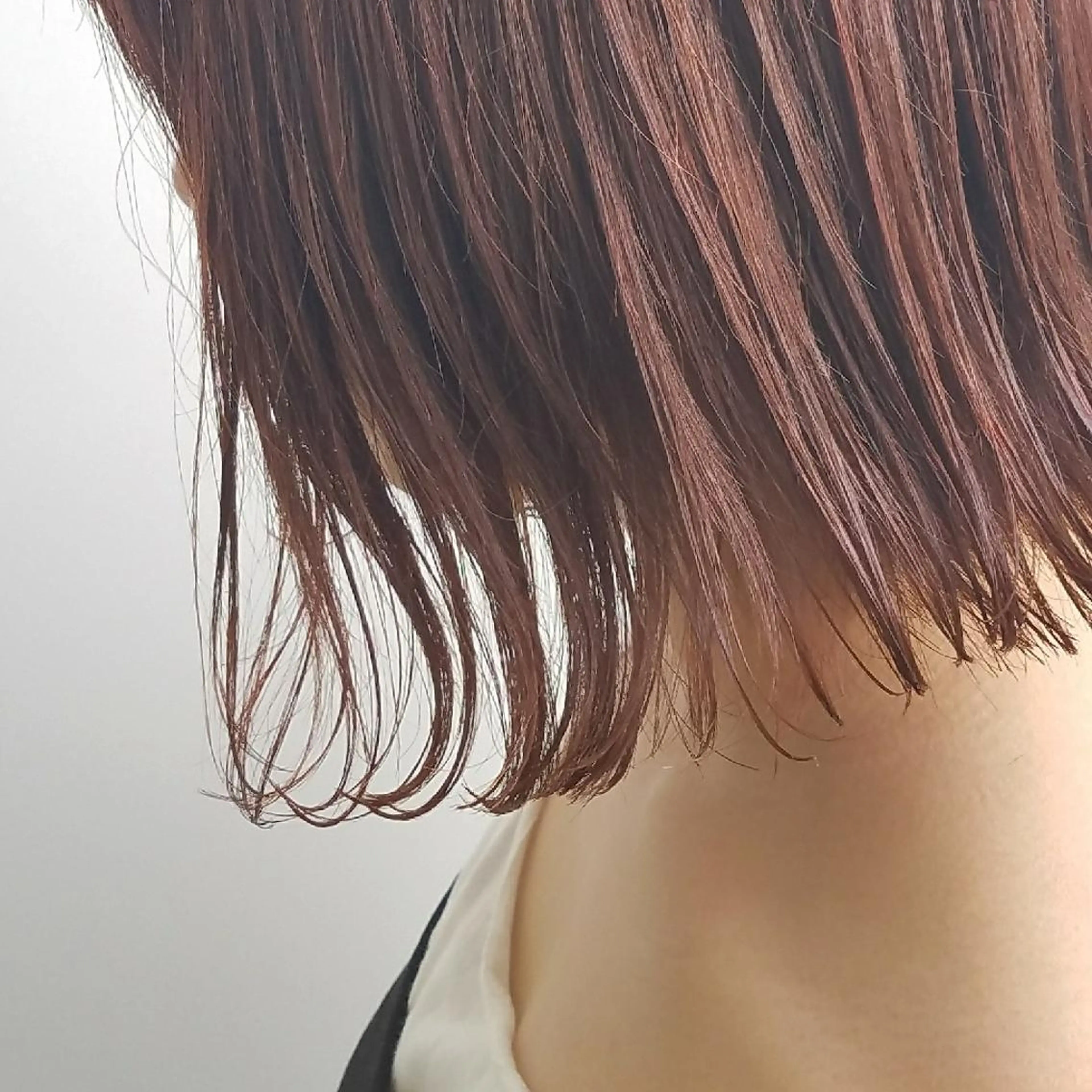 ショート ボブ iplus まつげ、眉毛、耳つぼのマツエク・マツパデザイン