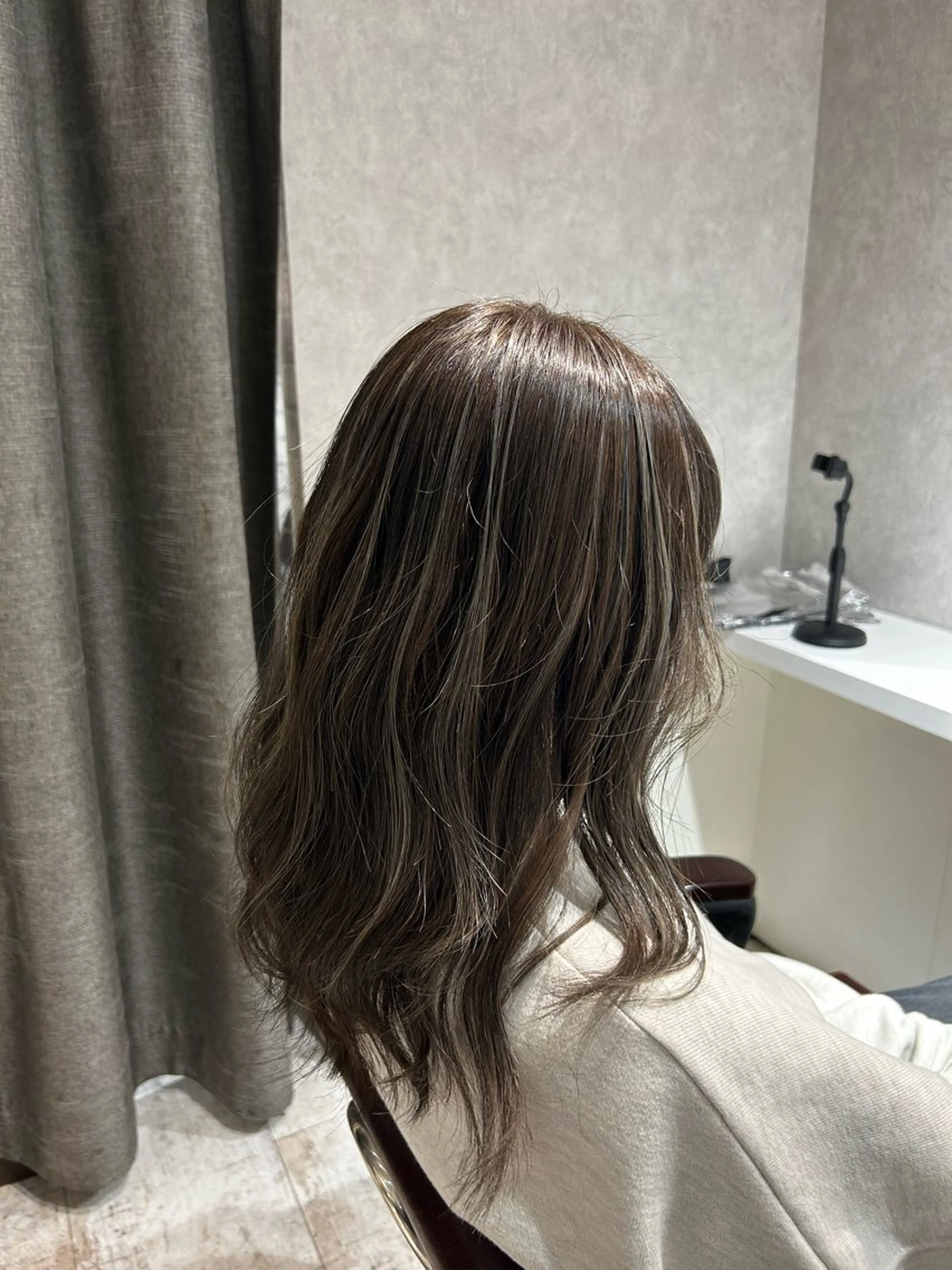 ロング カラー ブリーチ ハイライトカラー ハイライト GATE.所属・🫧うる艶color 🩵綾🌙のヘアスタイル