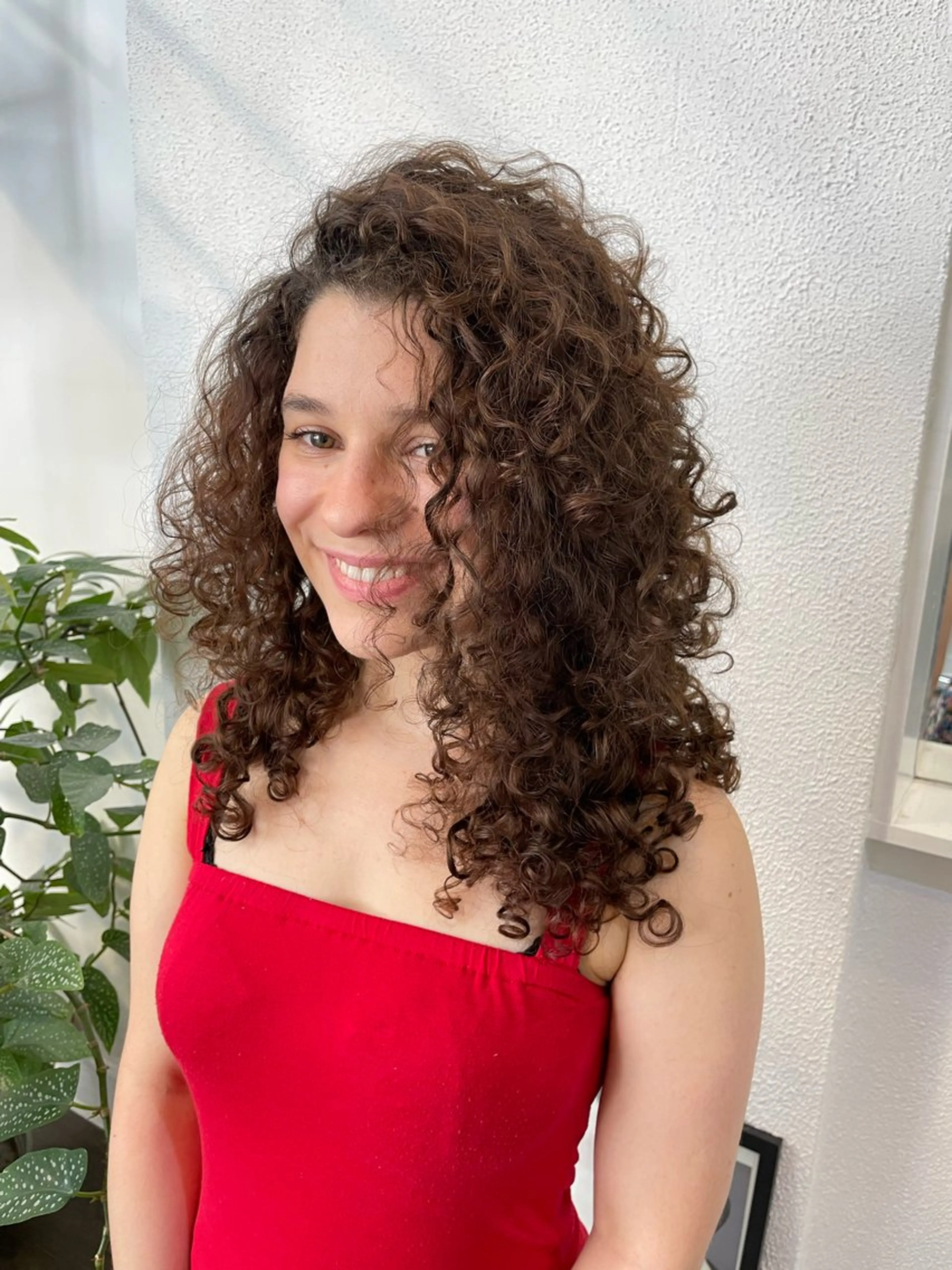 セミロング 西川 朋恵のヘアスタイル