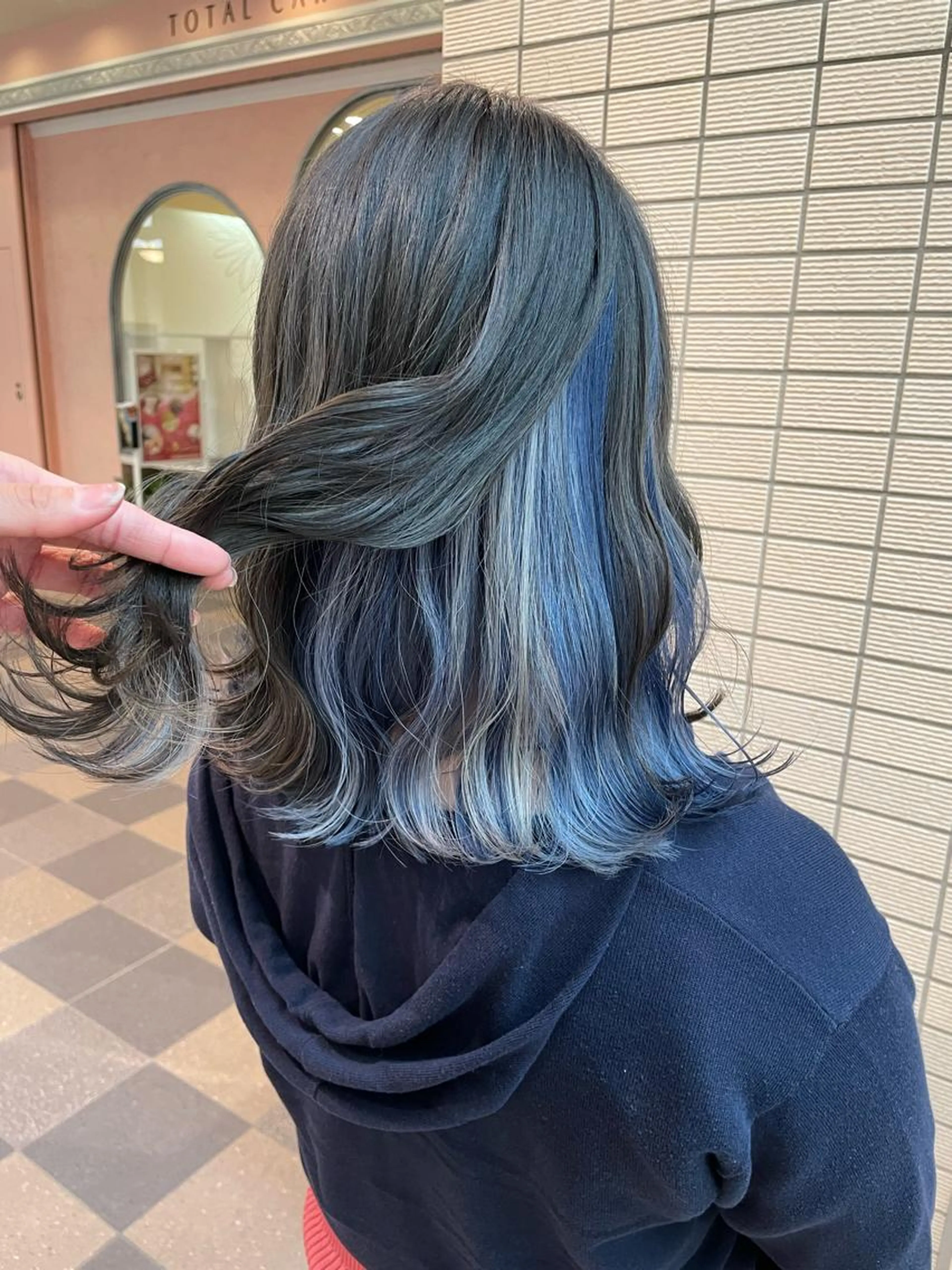 カット+インナーカラー（ブリーチ1回）+フルカラー+Aujua5stepTRの写真