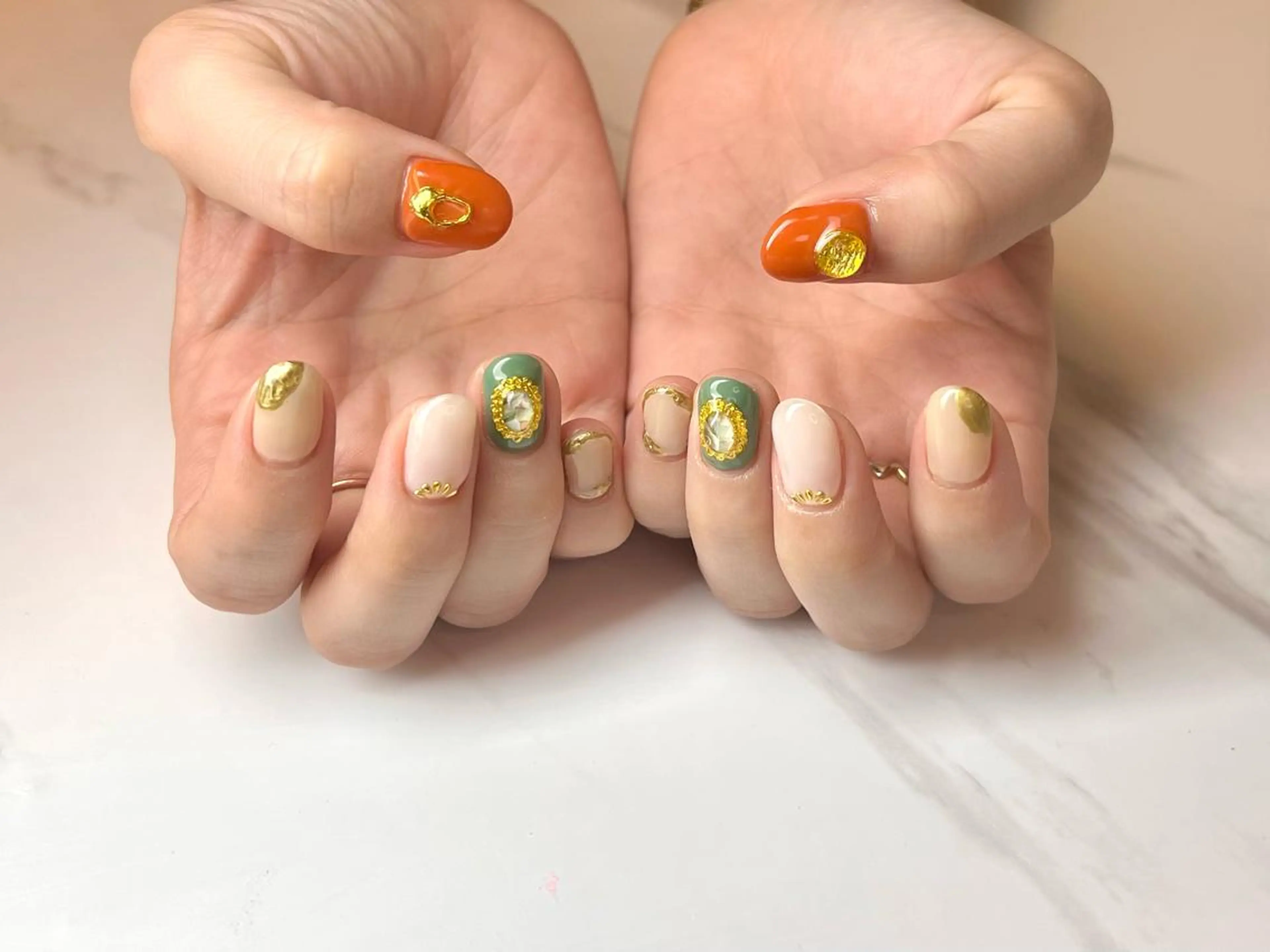 セミロング ネイリスト シンのネイルデザイン