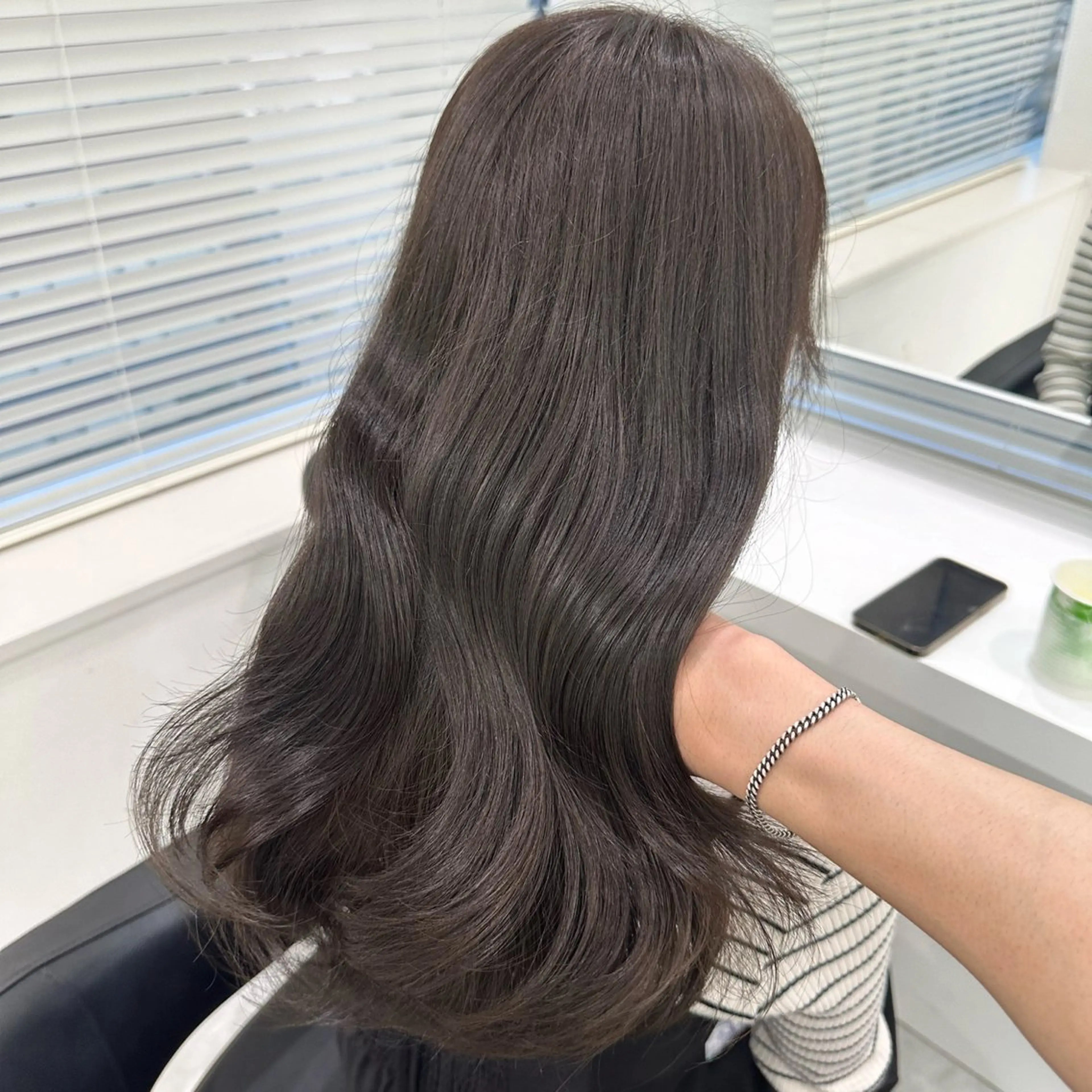 ロング カラー ブラウンカラー グレージュ 髪質改善 赤み消し透明感🩶 銀座Ryota🩶のヘアスタイル