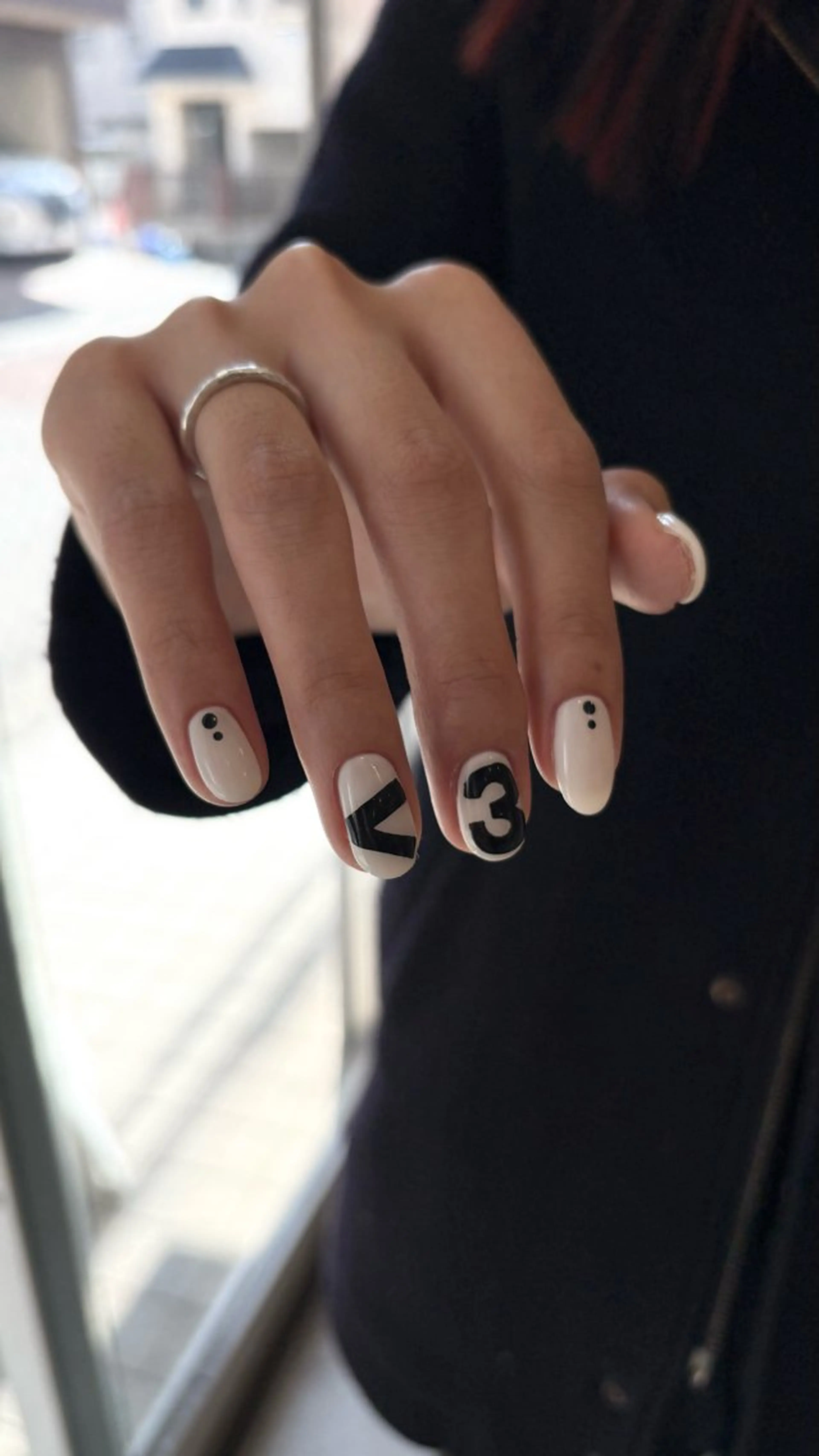 ネイル しおん🎶｜ひと 癖ニュアンス｜個性派のネイルデザイン