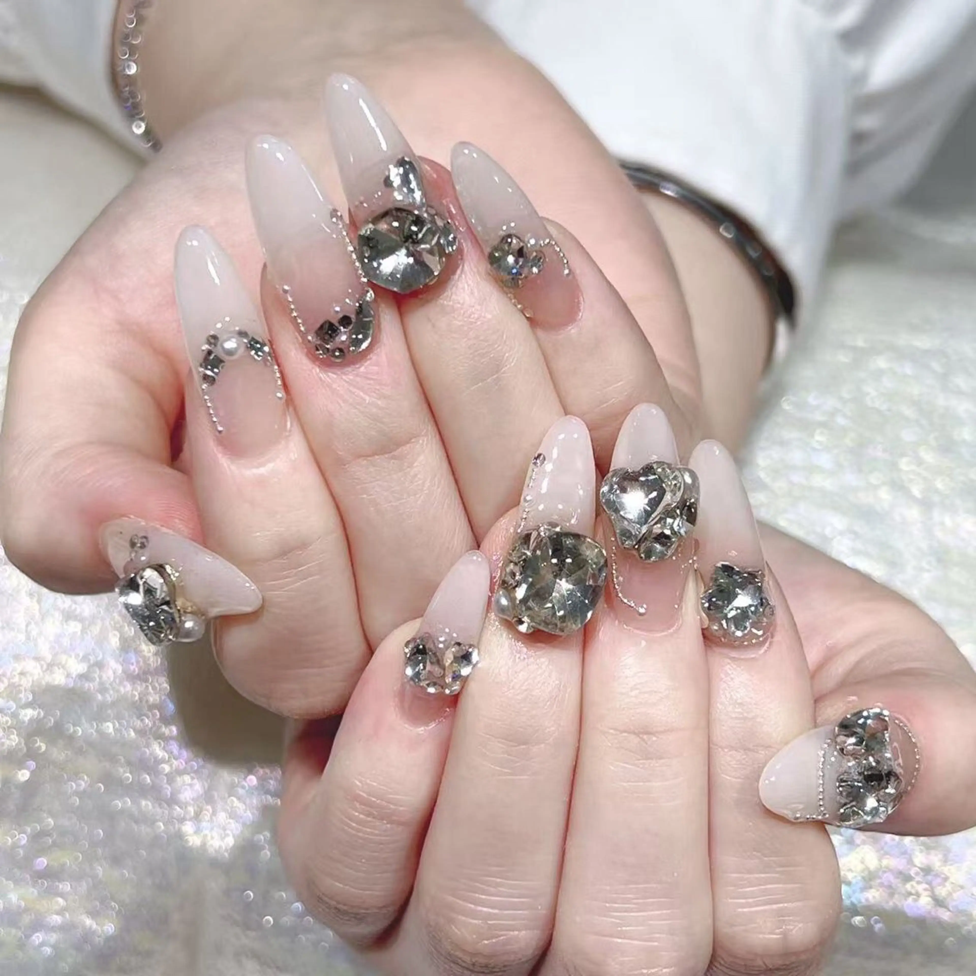 ネイル ハンドネイル Queens テイのネイルデザイン