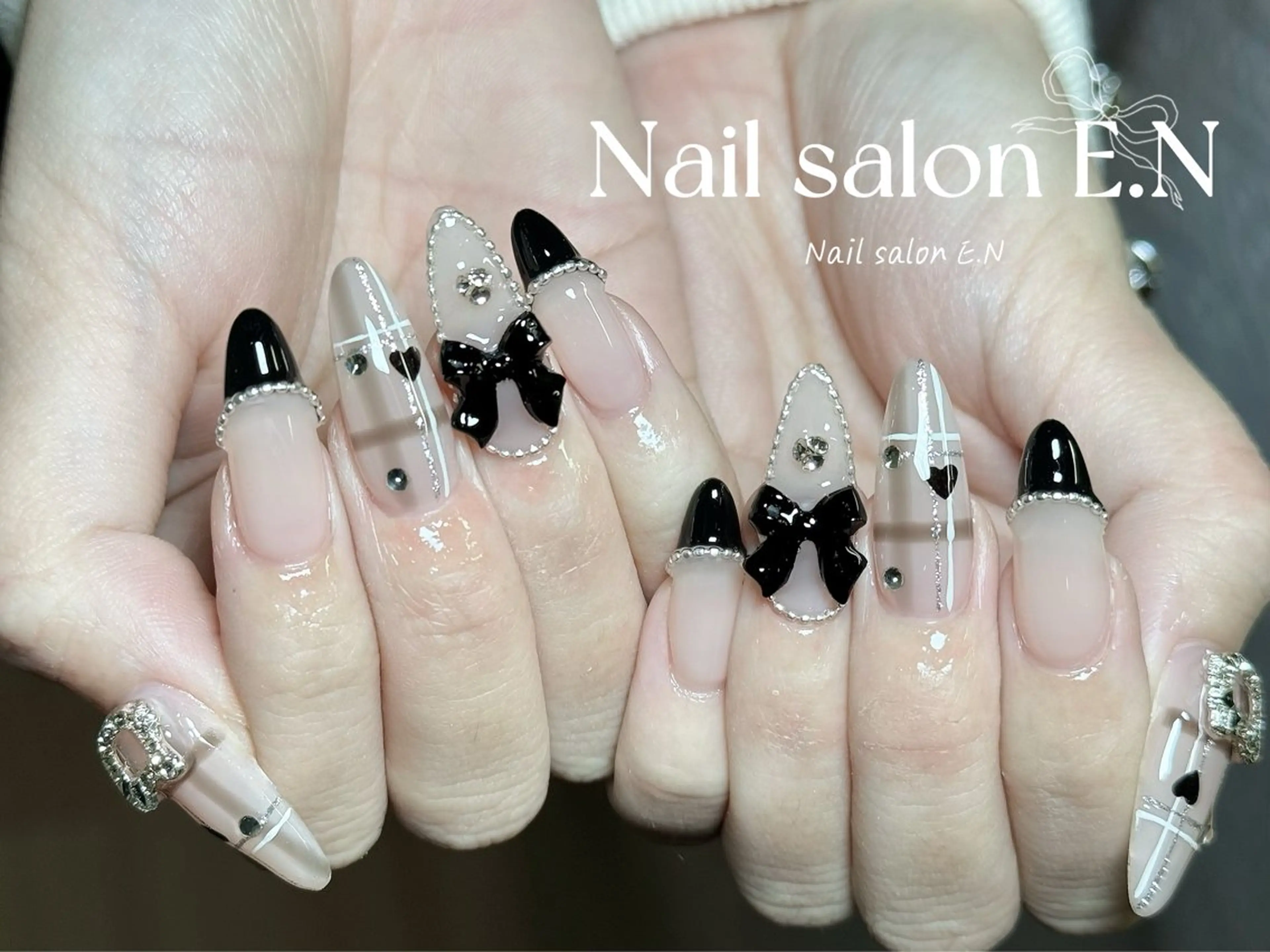 ネイル アートネイル オーロラネイル ブラウン クリアネイル フレンチネイル ハンドネイル E.N🦋 長さ出し/持ち込みのネイルデザイン