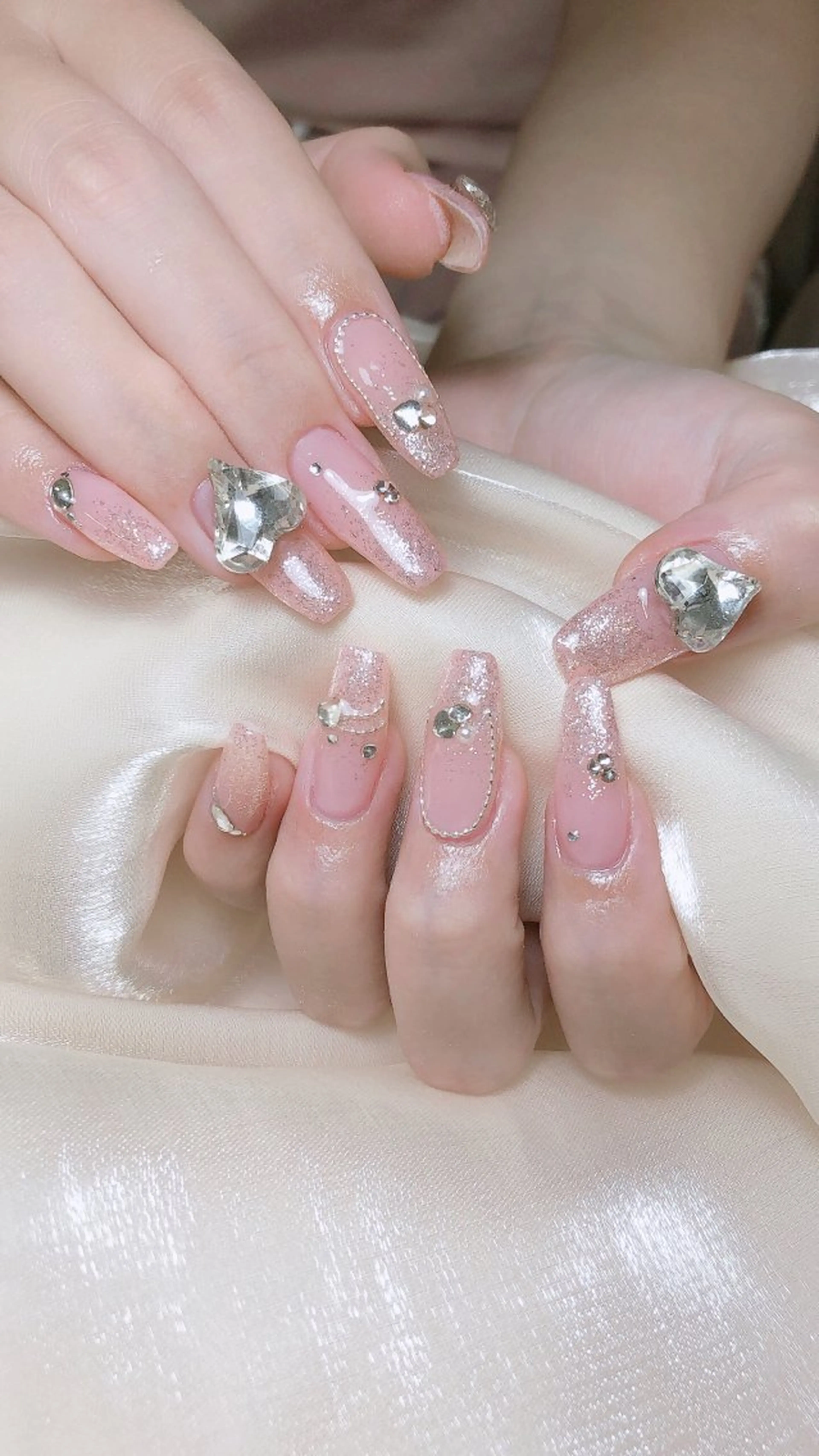 ネイル ハンドネイル LR.ONE ヨウのネイルデザイン