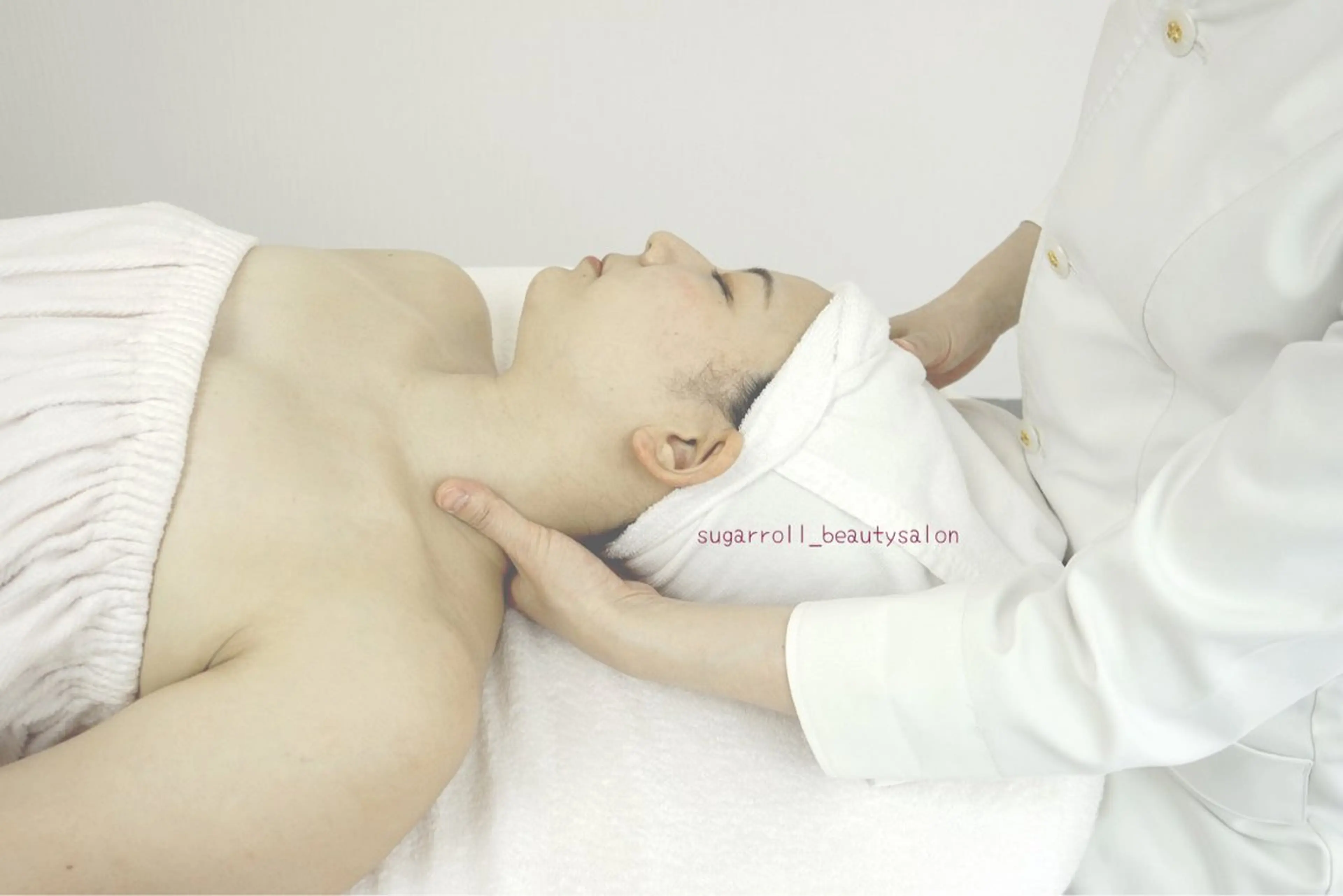 【首肩こり/むくみ/疲労回復】潤いスキンケアコース+ハイグレードリンパマッサージ80分の写真