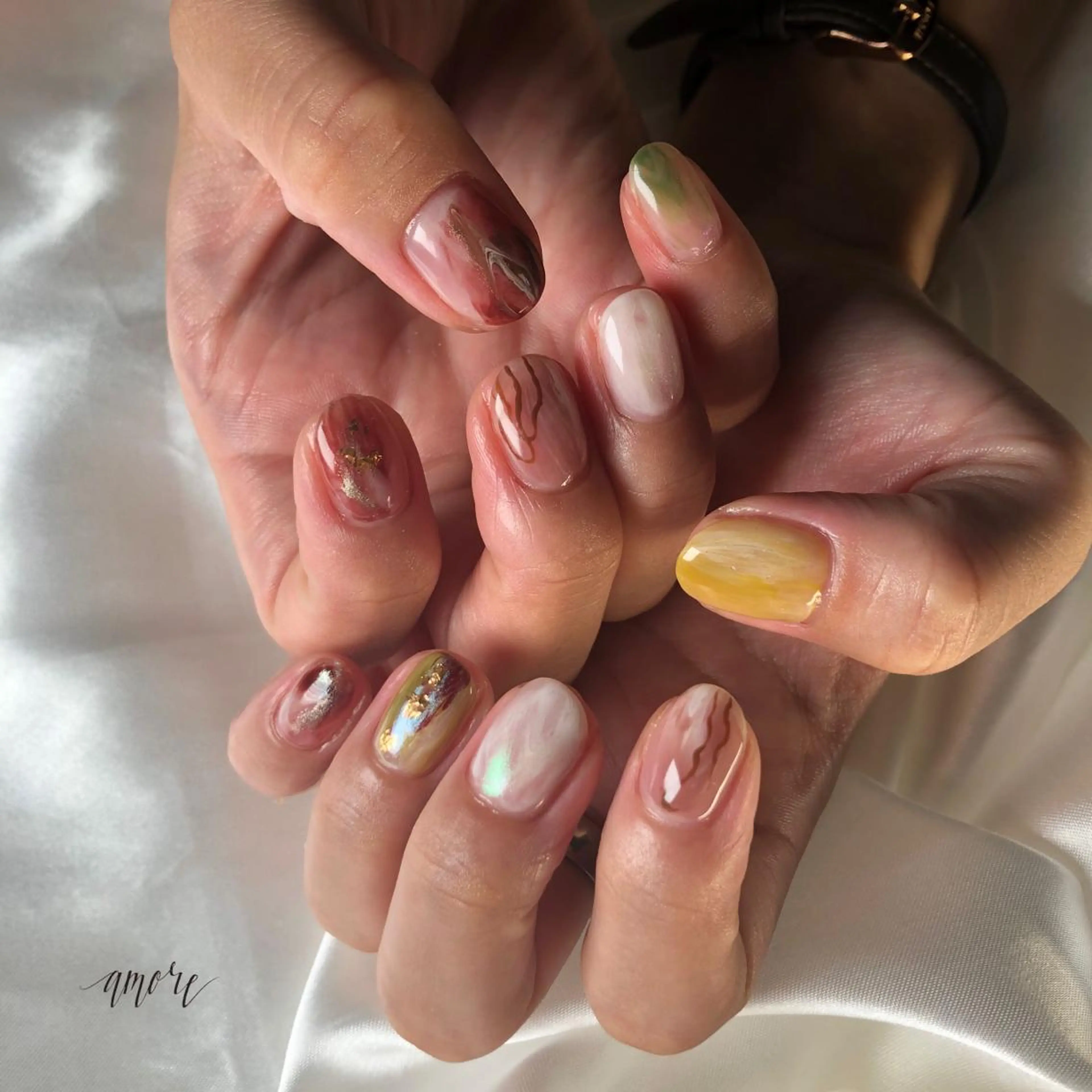 ネイル ジェルネイル 氷ネイル・うるうるネイル マグネットネイル ミラーネイル ニュアンスネイル You kyehwaのネイルデザイン