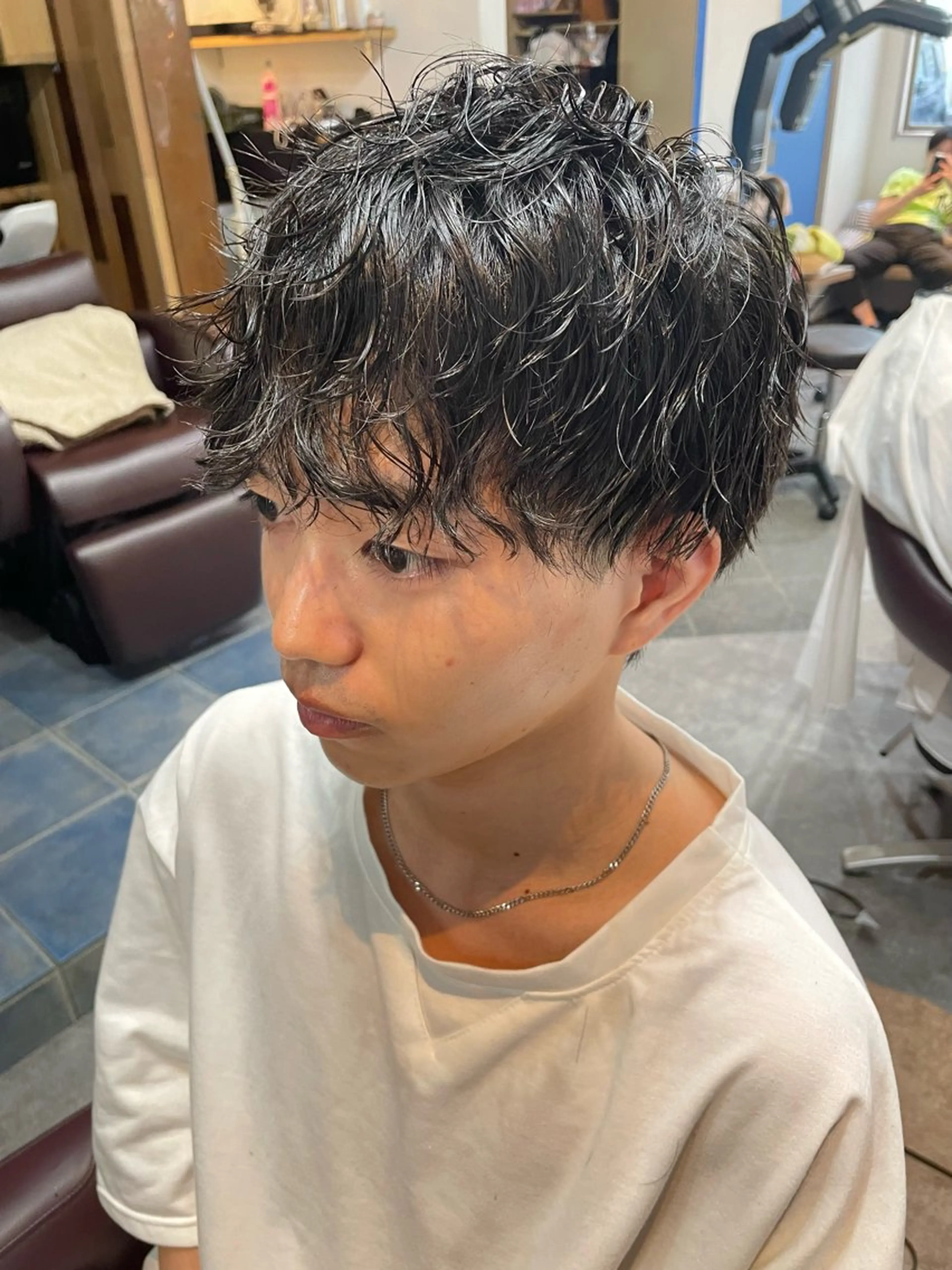 ショート パーマ 絹村 健人のヘアスタイル
