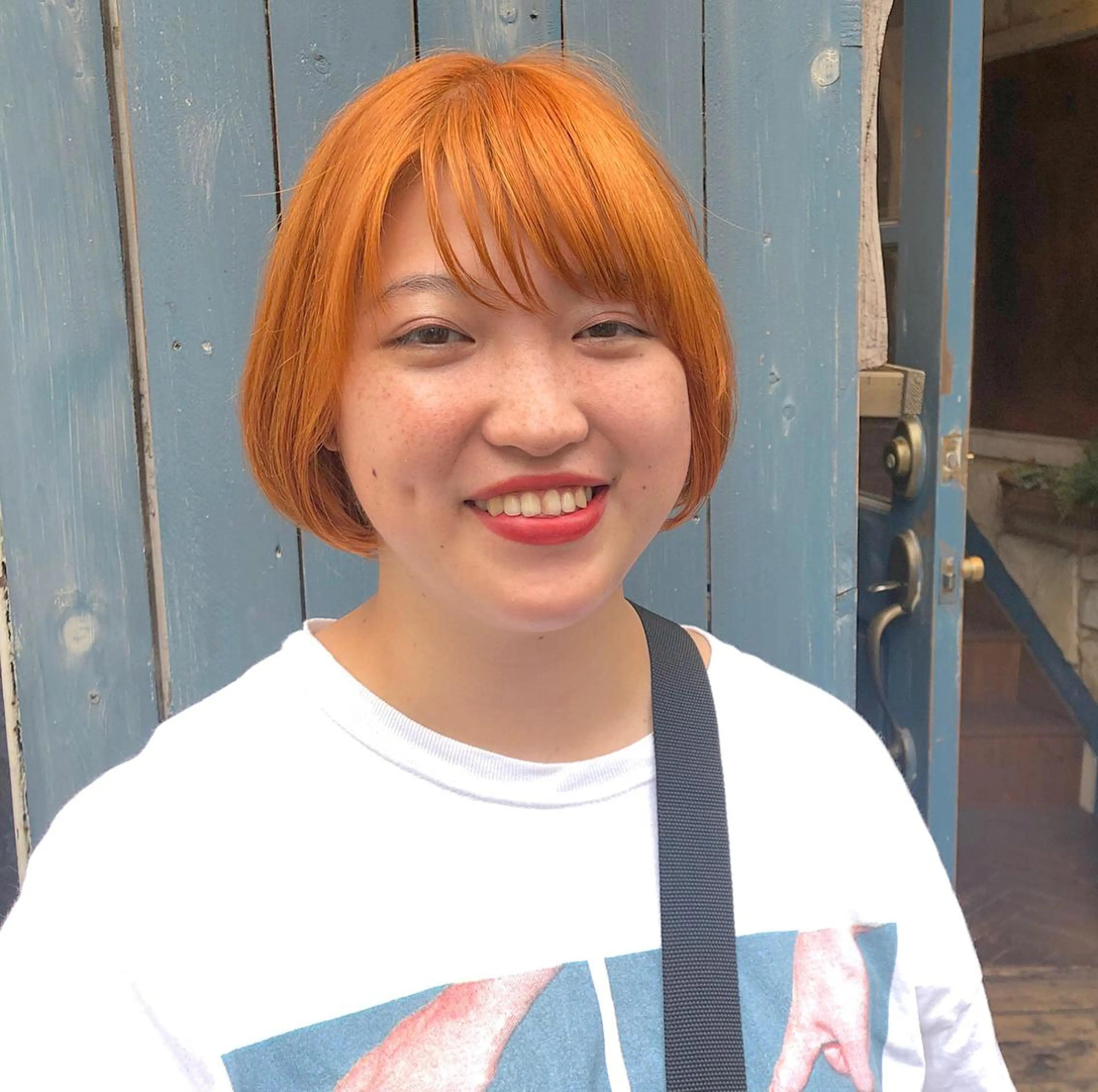 ショート カラー ブリーチ、パーマ 西部笑のヘアスタイル