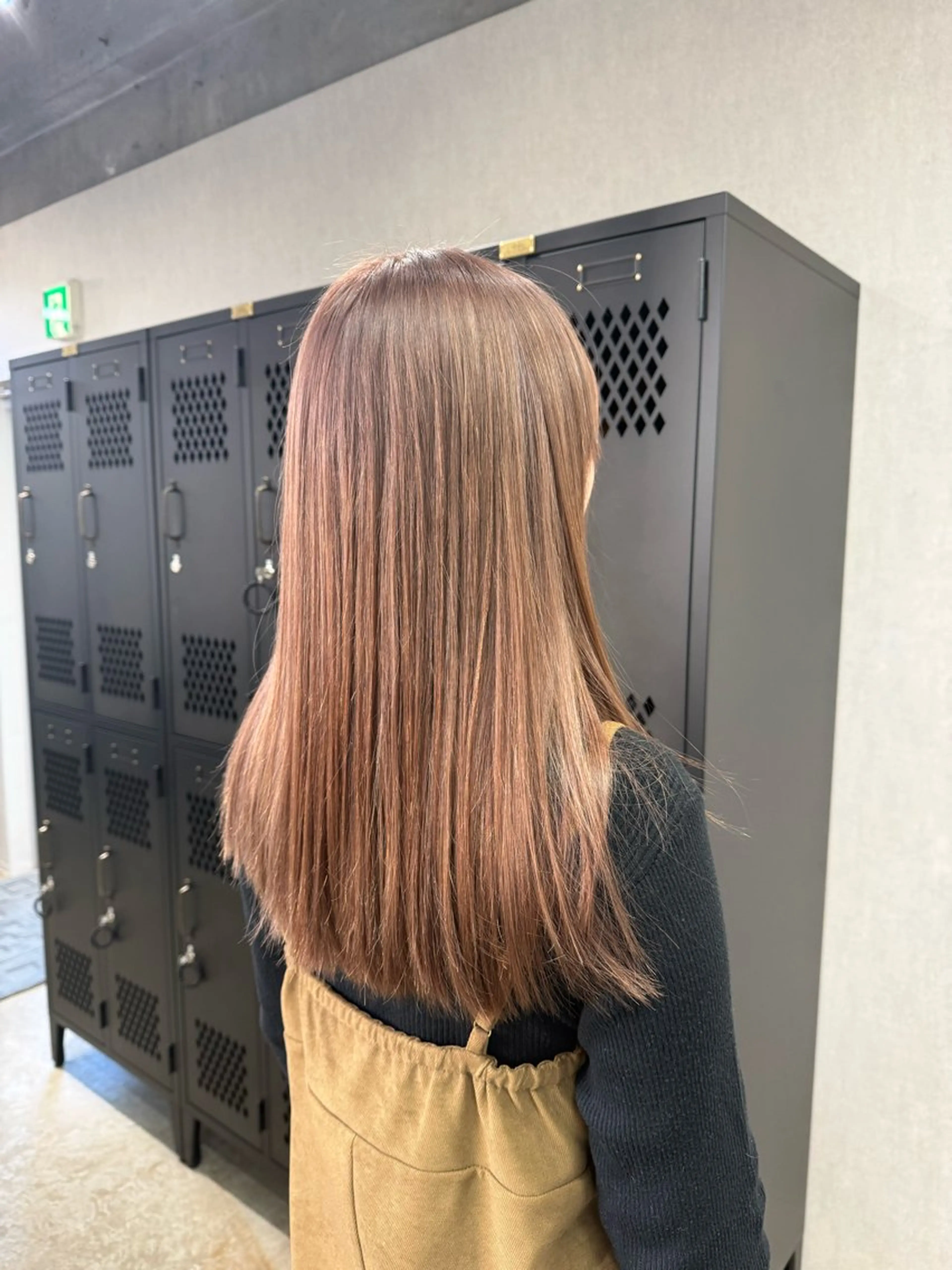 カラー ベージュカラー ミルクティーベージュ ピンクカラー ヘアカラー ルシ🌈/ハイトーン ･デザインカラー特化のヘアスタイル