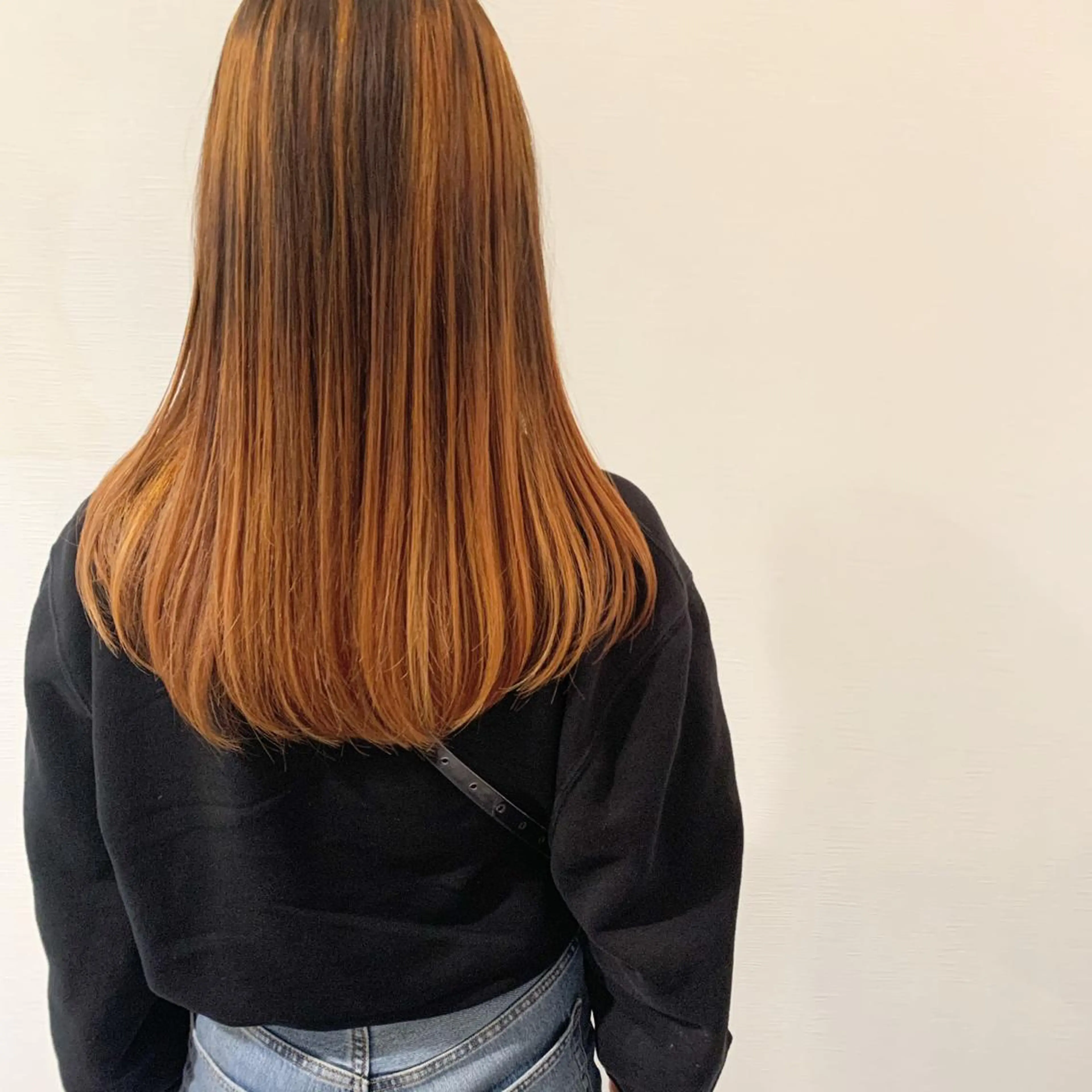 セミロング カラー グラデーションカラー オレンジ toiro by lien hair atelier所属・池田 真由美のヘアスタイル