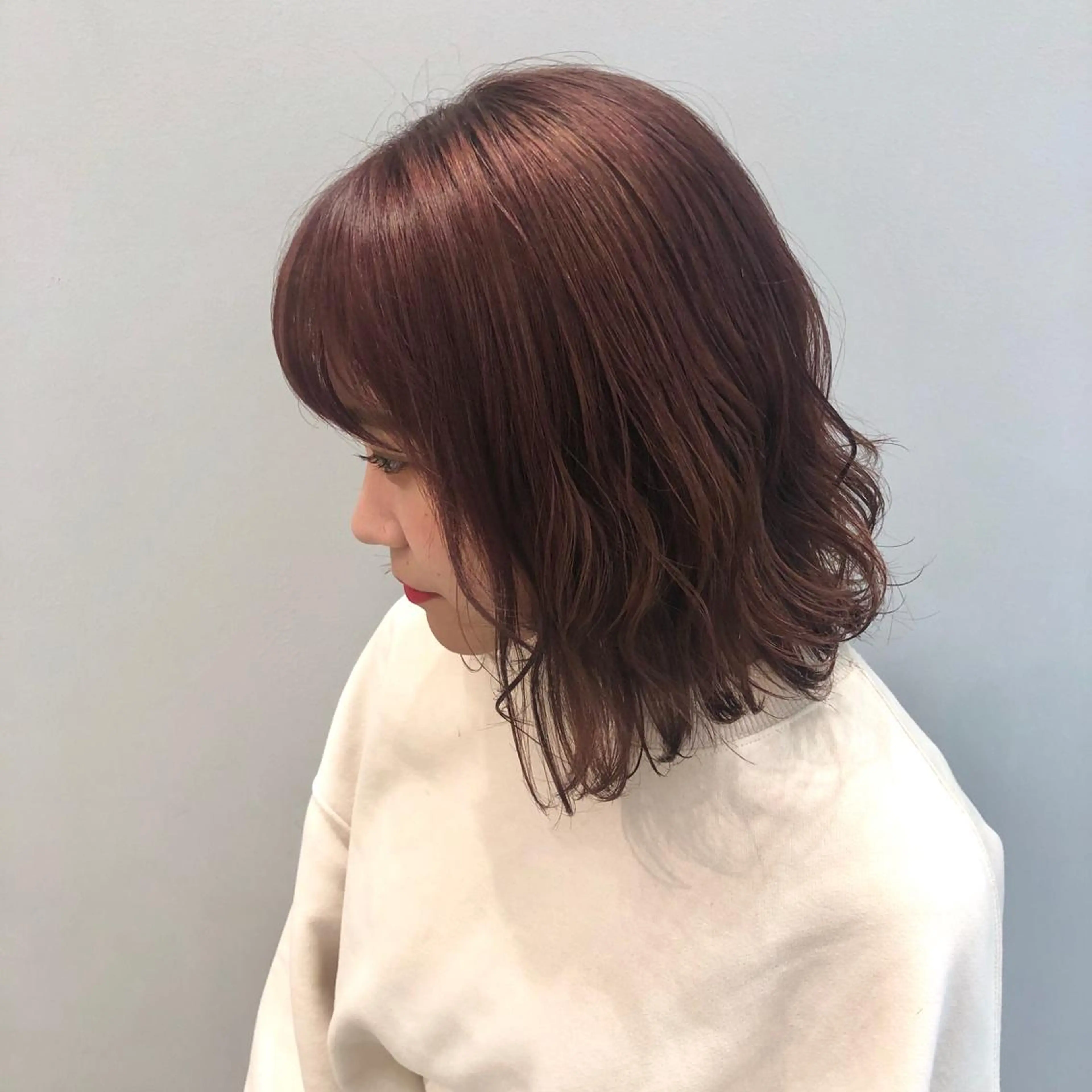 ミディアム カラー ブリーチ カシス ピンクカラー 柏木  彩花のヘアスタイル