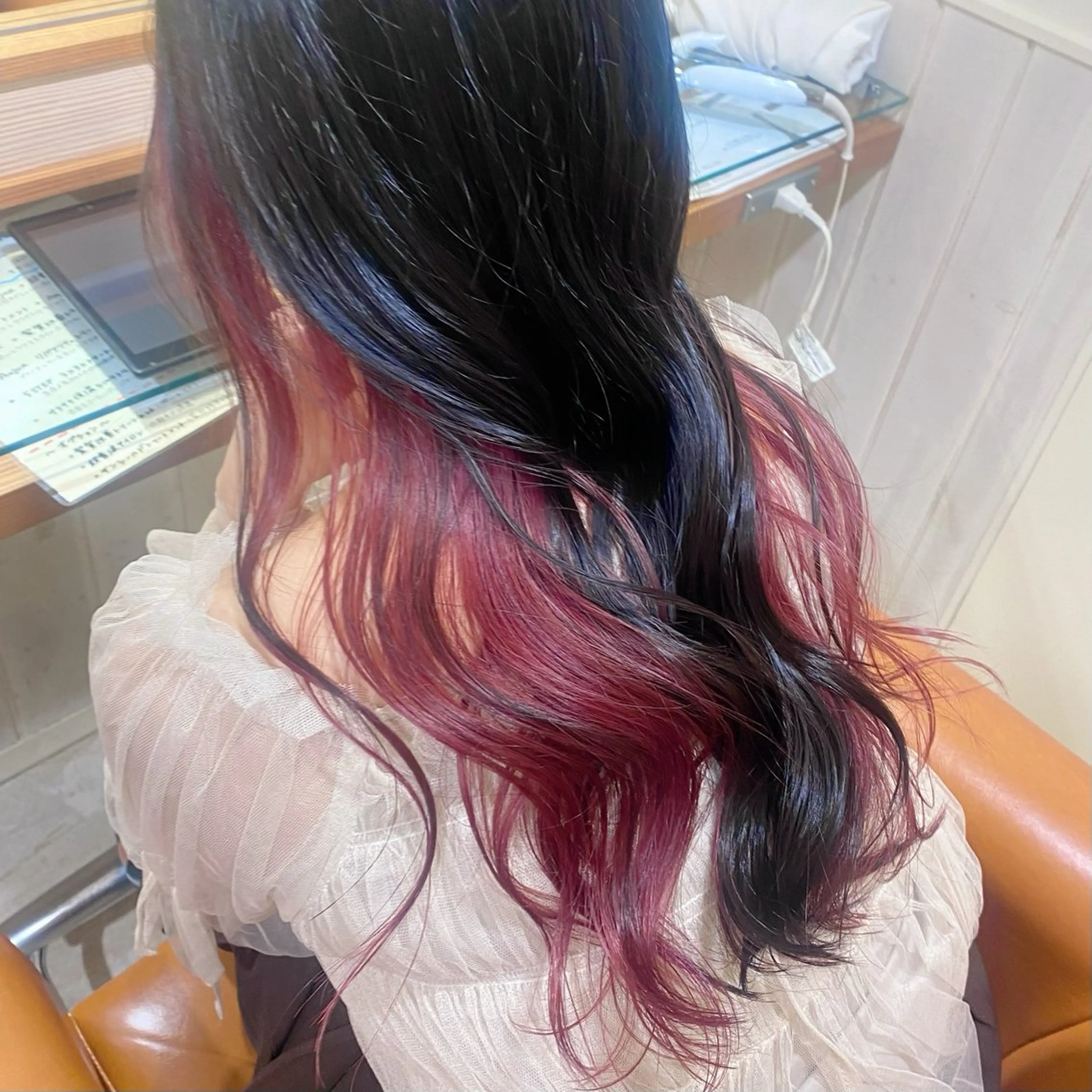 ロング カラー インナーカラー ピンクカラー レッドカラー ヘアカラー 🌸小島友梨香🌸 ブリーチカラーのヘアスタイル