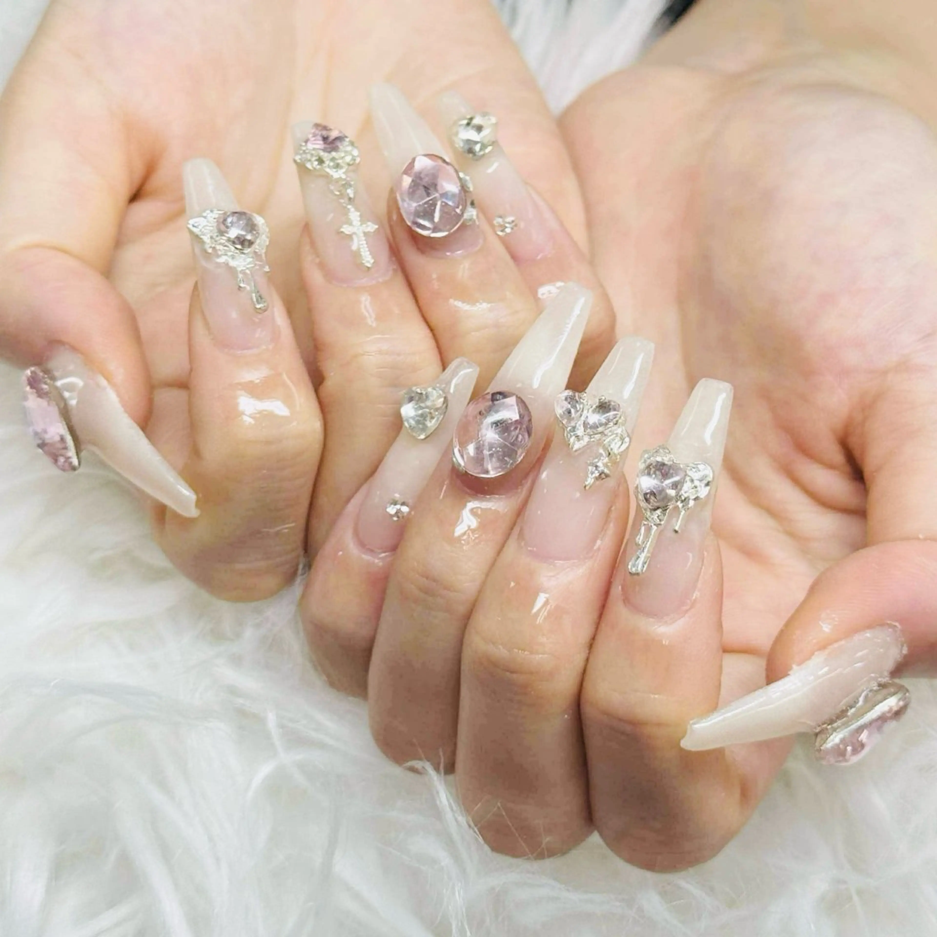 ネイル チークネイル 長さ出し フットネイル マグネットネイル 持ち込み ハンドネイル ANH NAIL ゴテゴテ専門店💎のネイルデザイン