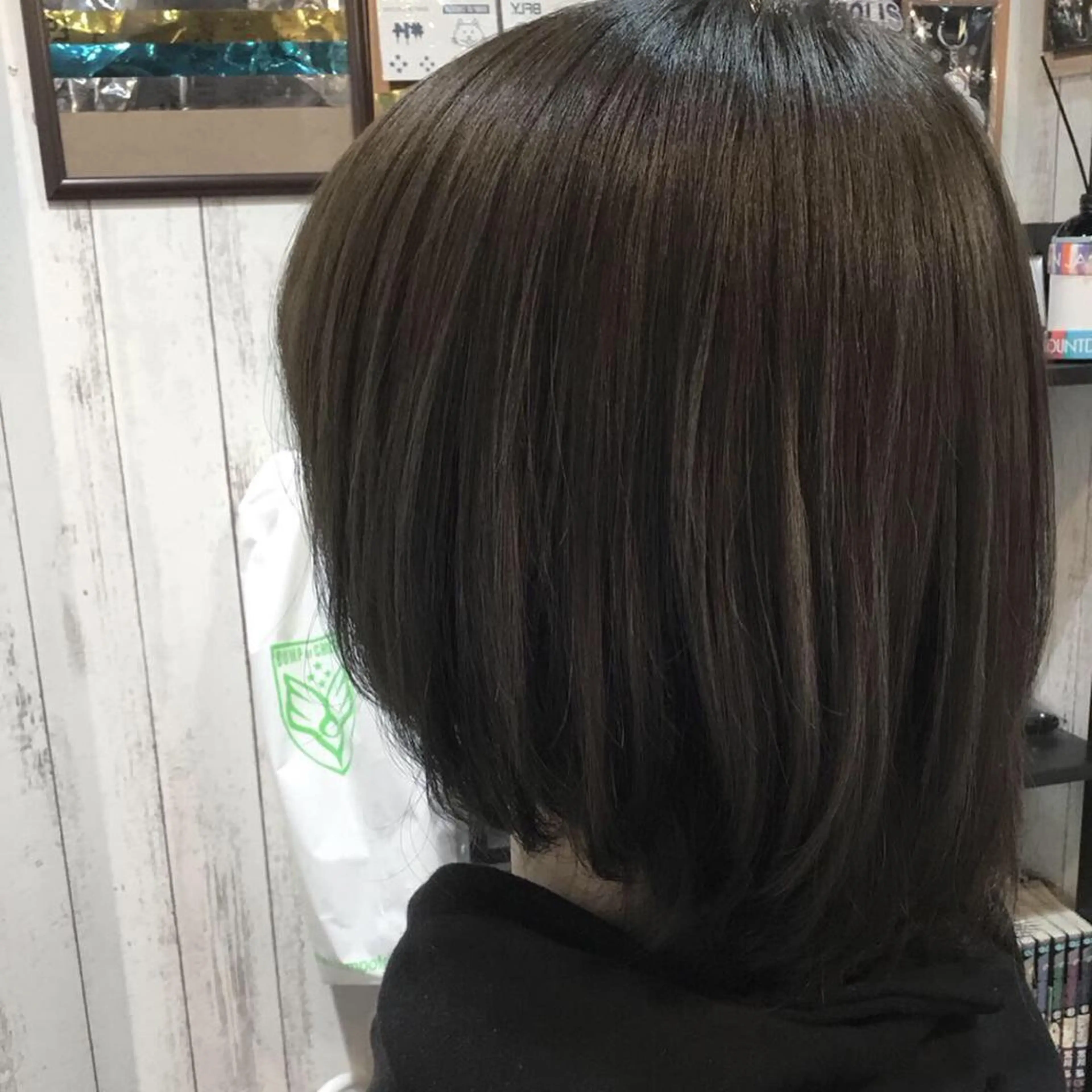 ミディアム カラー embrace エンブレイスのヘアスタイル