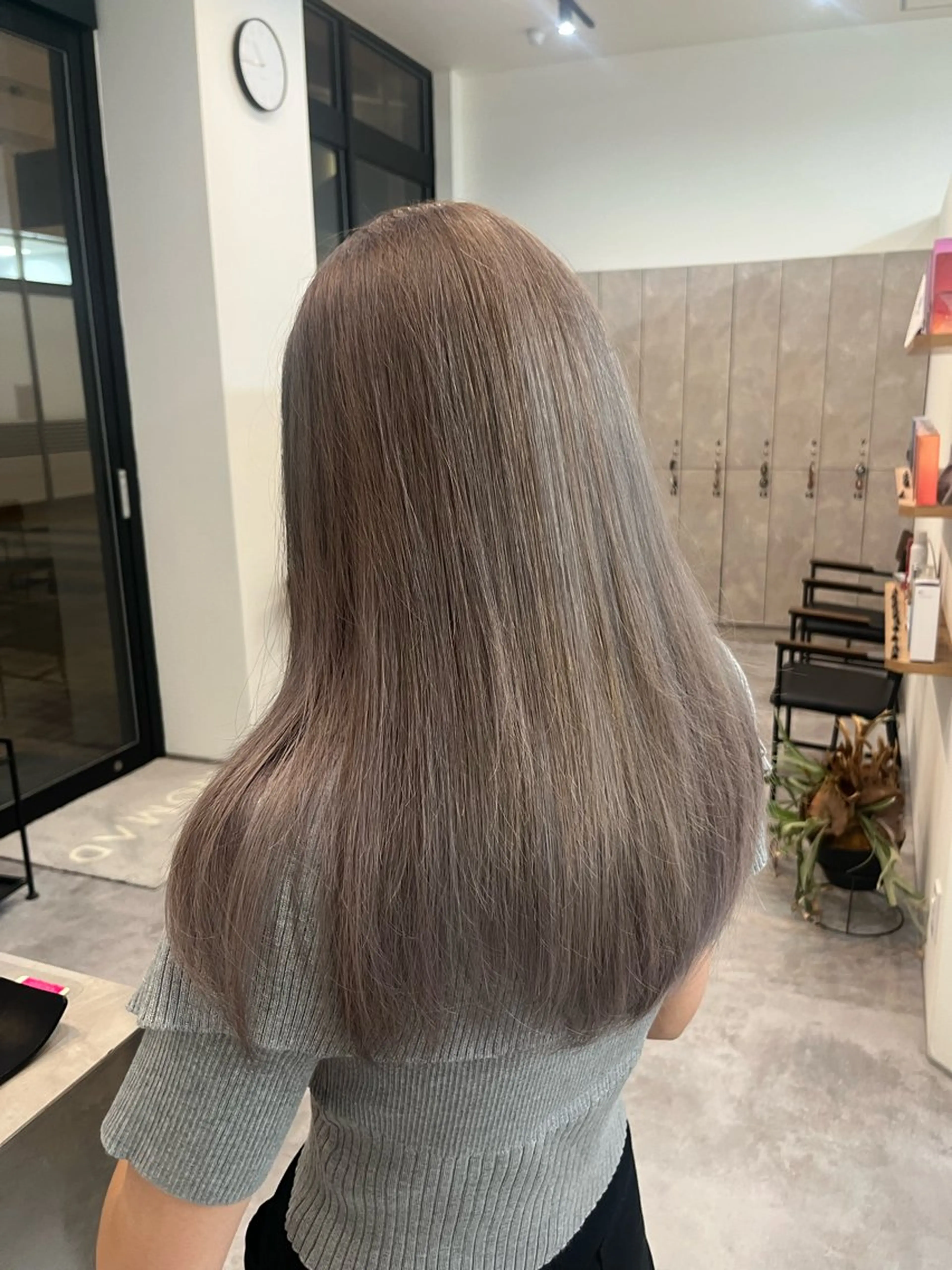 セミロング カラー NOMAD hair design印西牧の原千葉ニュータウン所属・菊永 智春のヘアスタイル