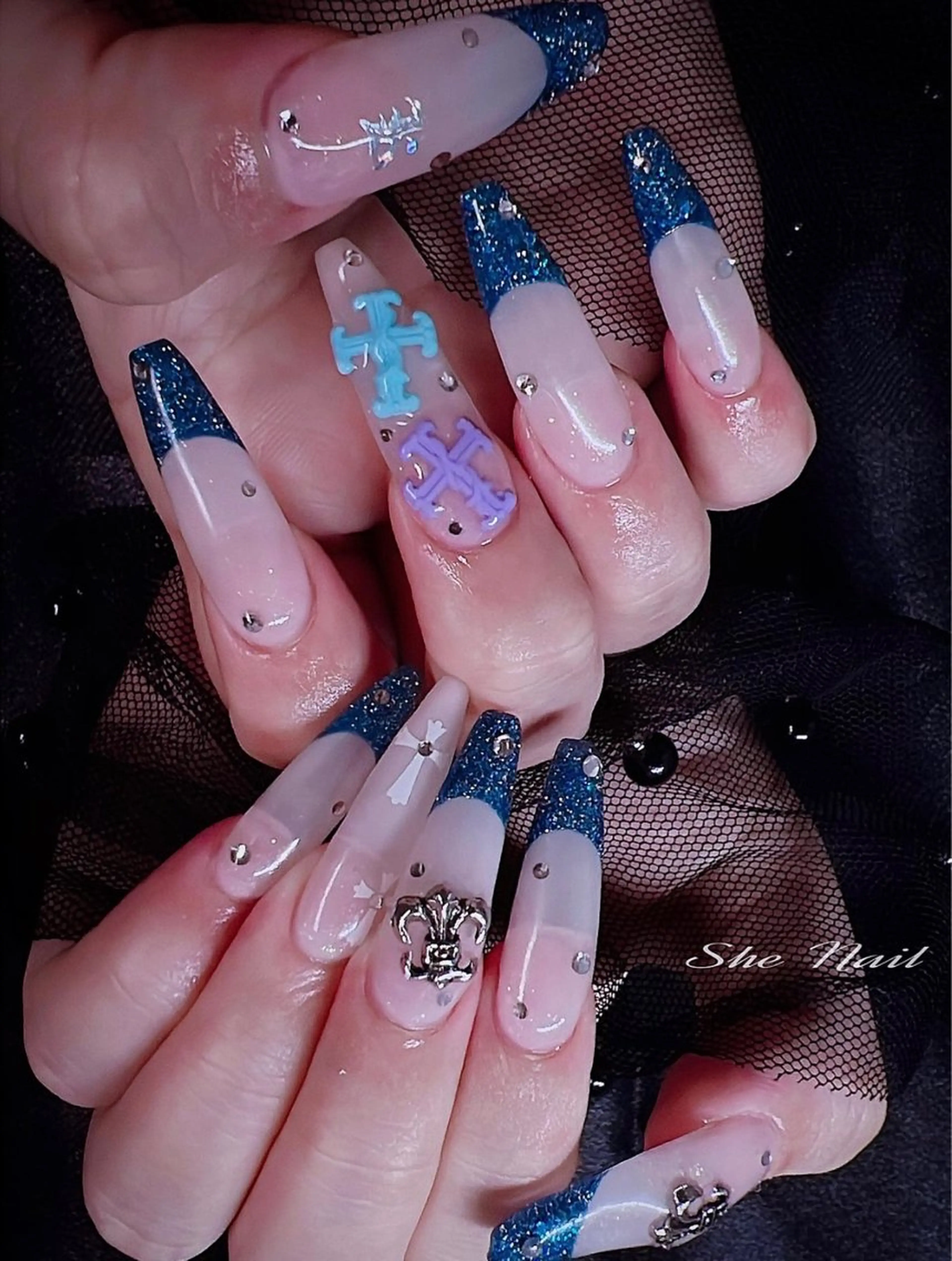 ネイル チークネイル 長さ出し フラッシュネイル フレンチネイル ガラスフレンチ She   Nail所属・ISA_ BELLAのネイルデザイン