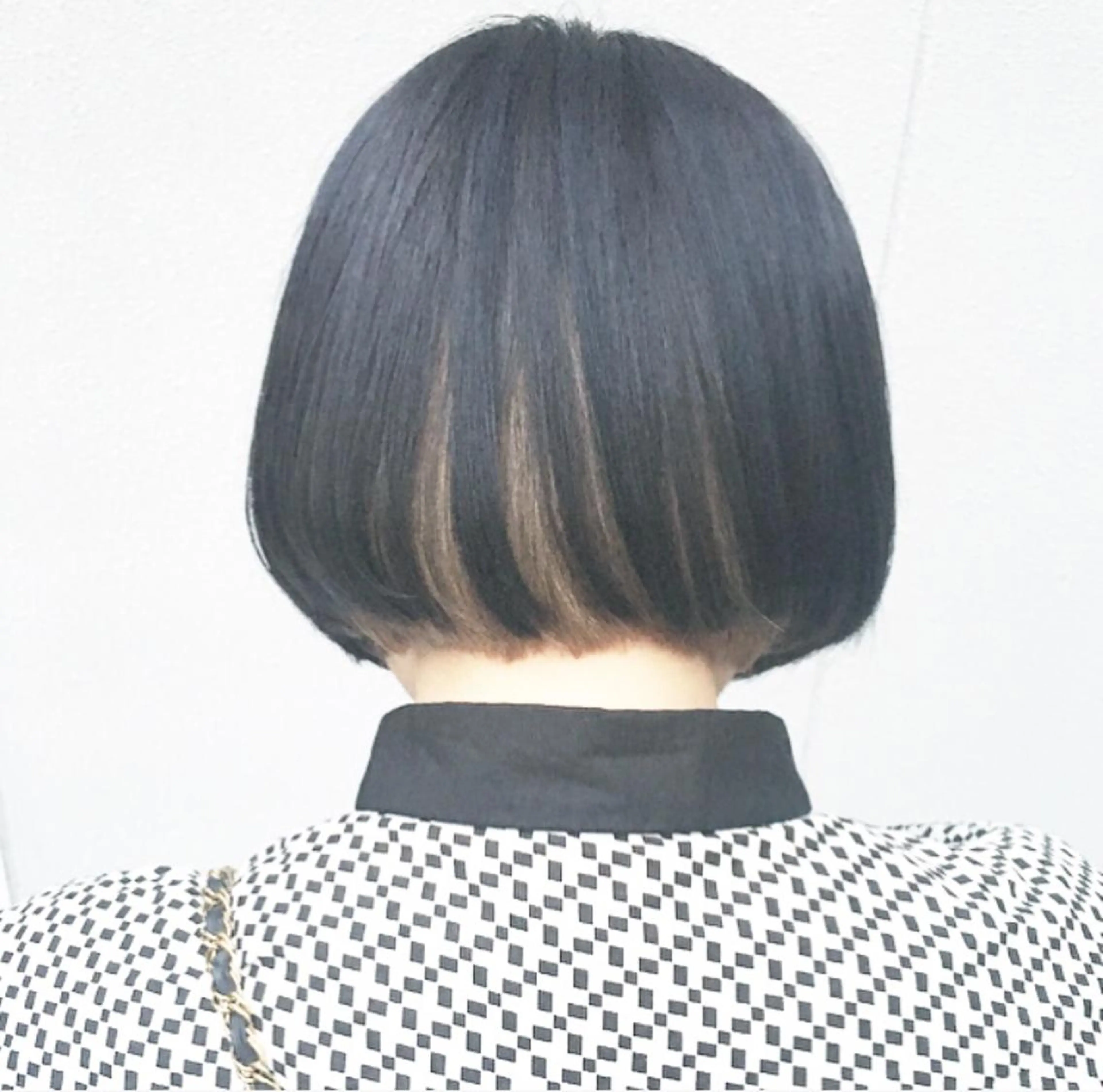 ショート カラー ブリーチ、パーマ 西部笑のヘアスタイル