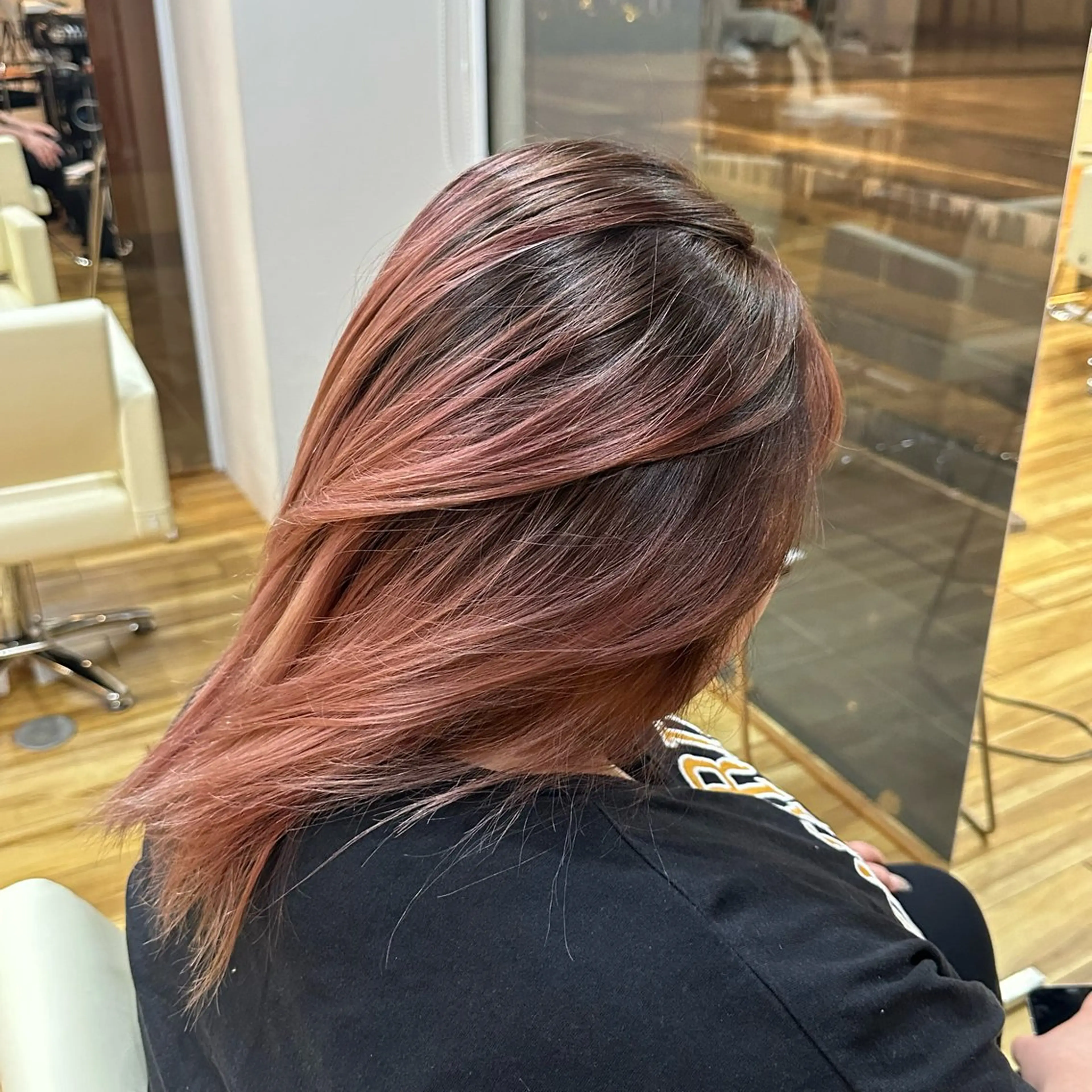 カラー バレイヤージュ ブリーチ ピンクカラー ヘアカラー 大原 正寛のヘアスタイル