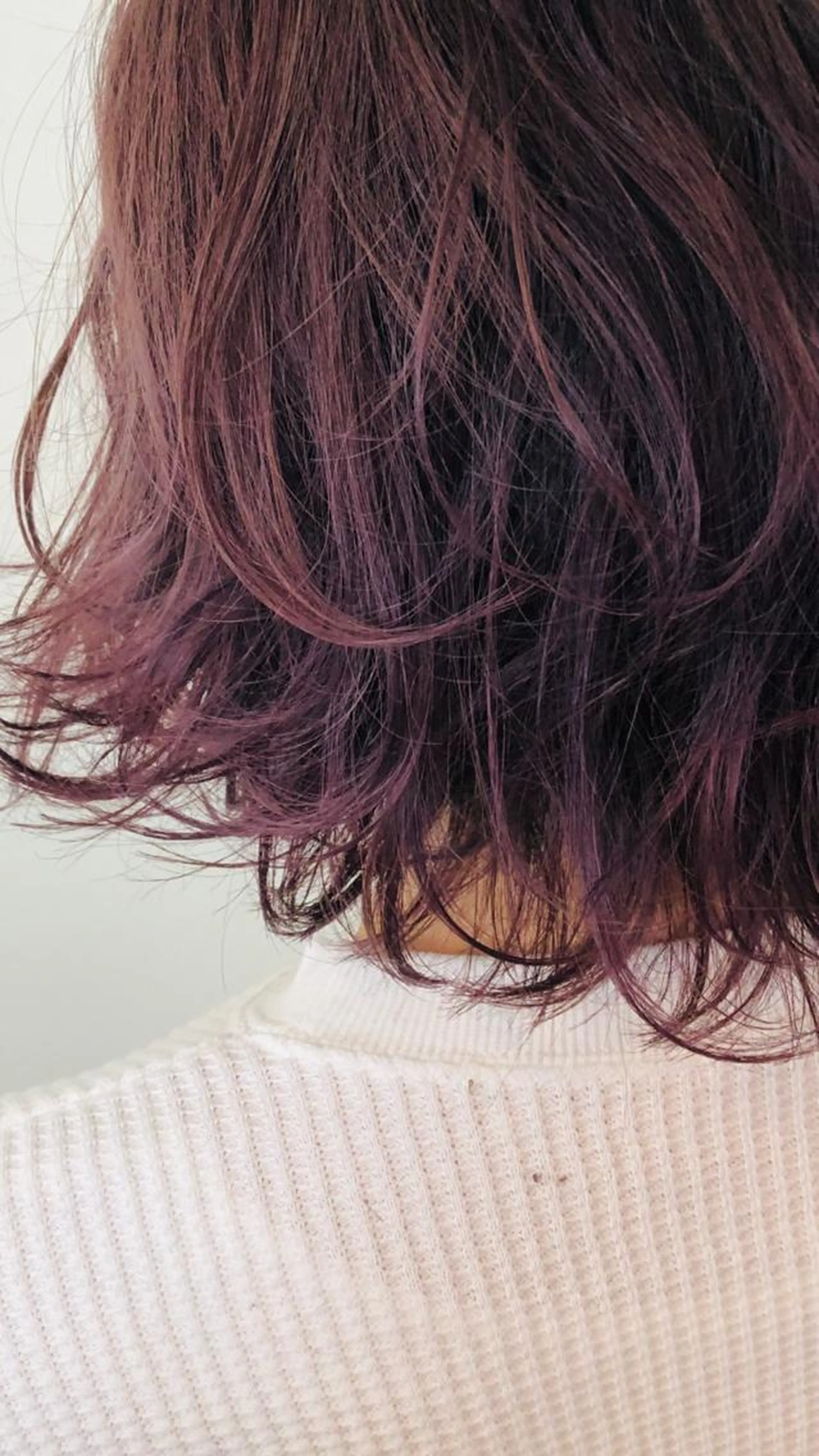 【お洒落なワンポイントカラー♪】カット＋インナーカラー＋ハホニコトリートメントの写真