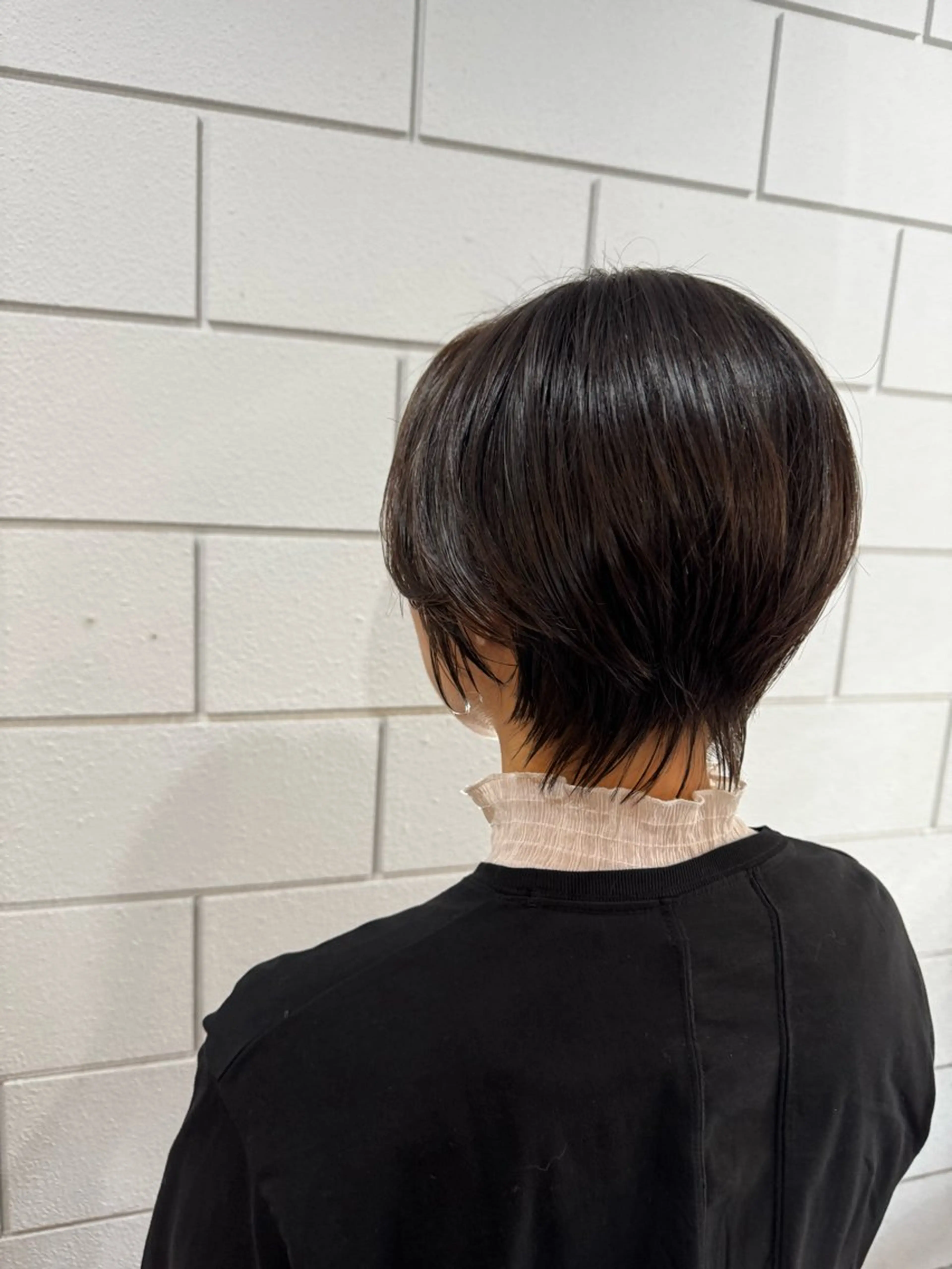 ショート カット 透け感/ハイトーン/ レイヤー/小山田のヘアスタイル