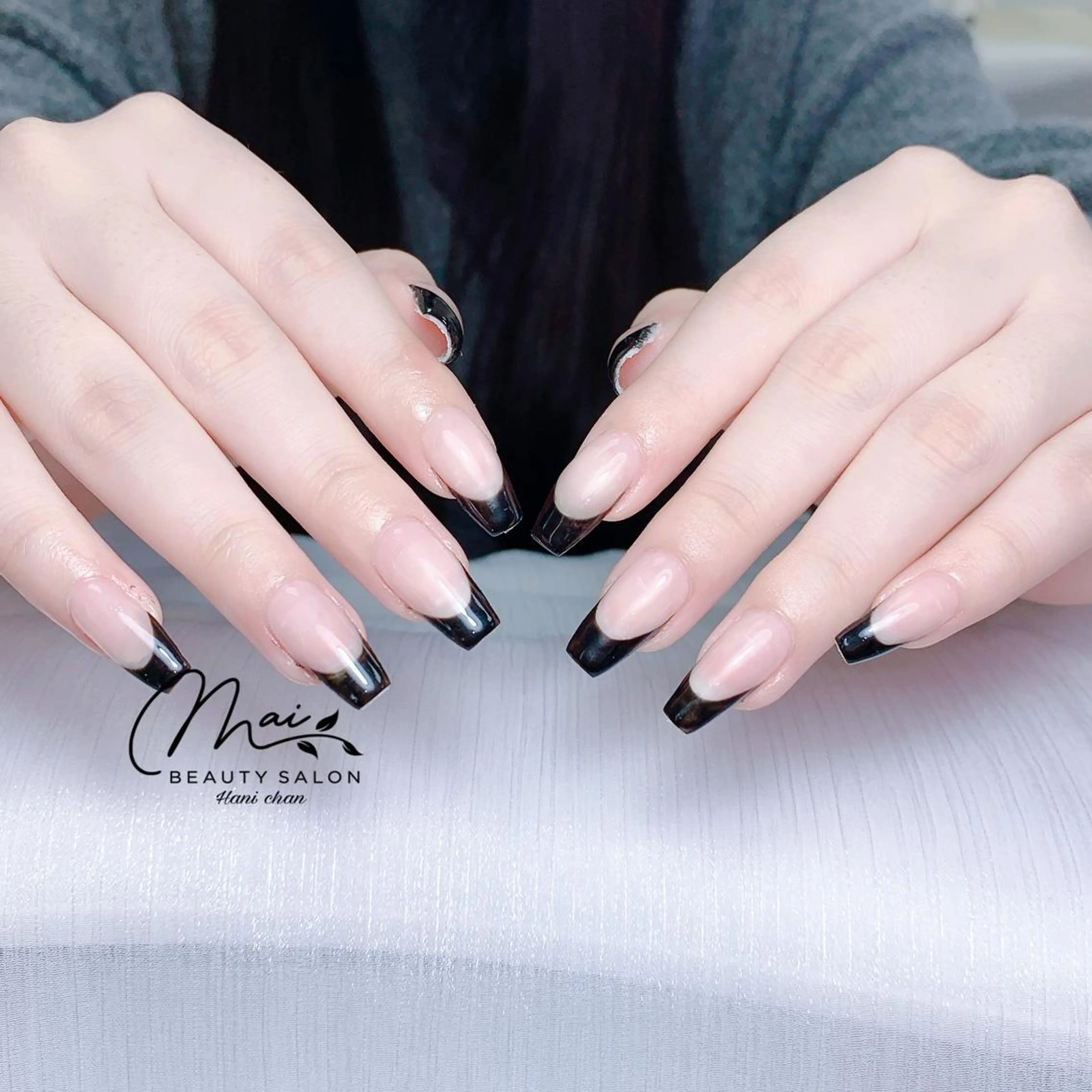 ネイル オーロラネイル チークネイル 長さ出し フラッシュネイル フットネイル MaiBeauty Niのネイルデザイン