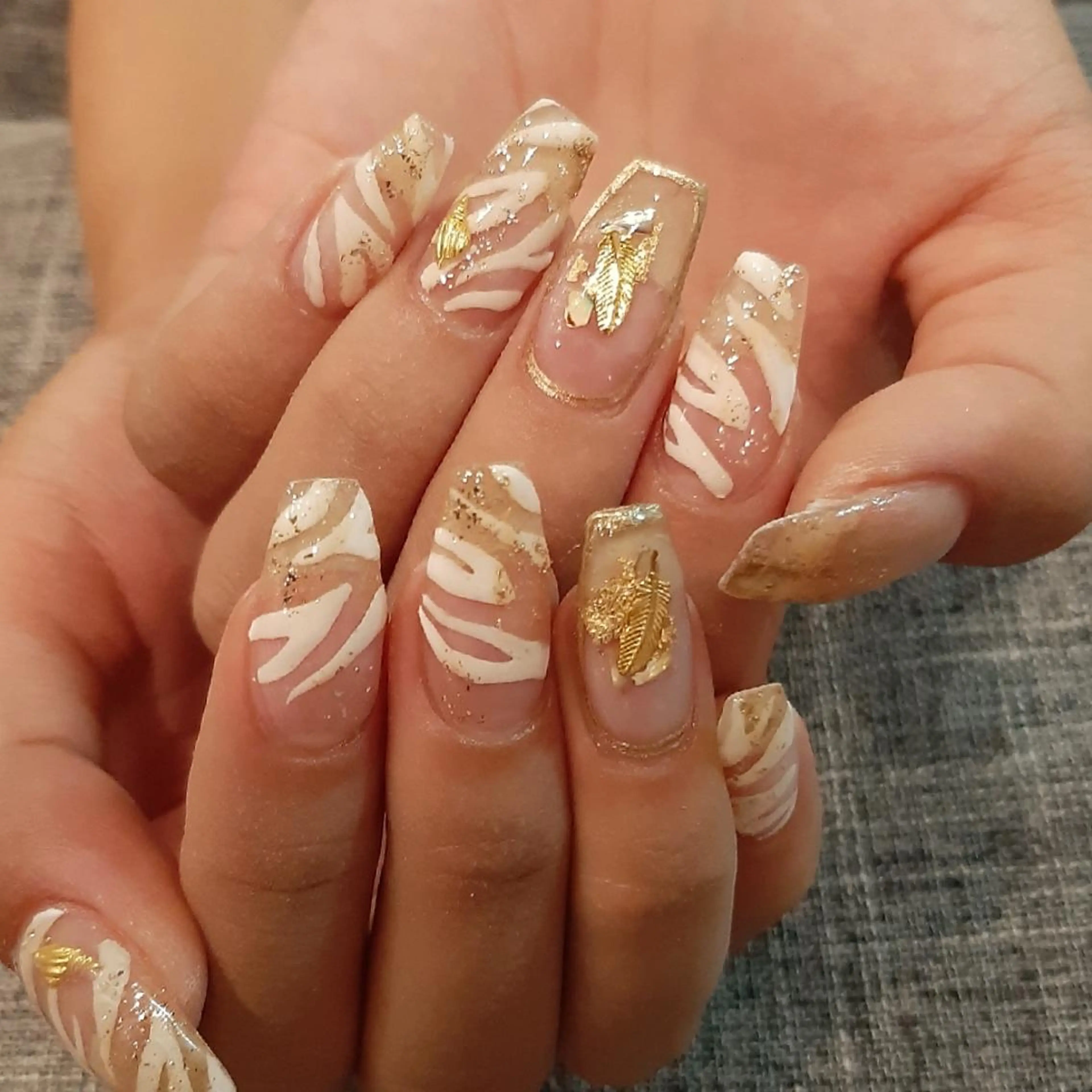 ネイル アニマル柄 クリアネイル ハンドネイル private salon mieのネイルデザイン