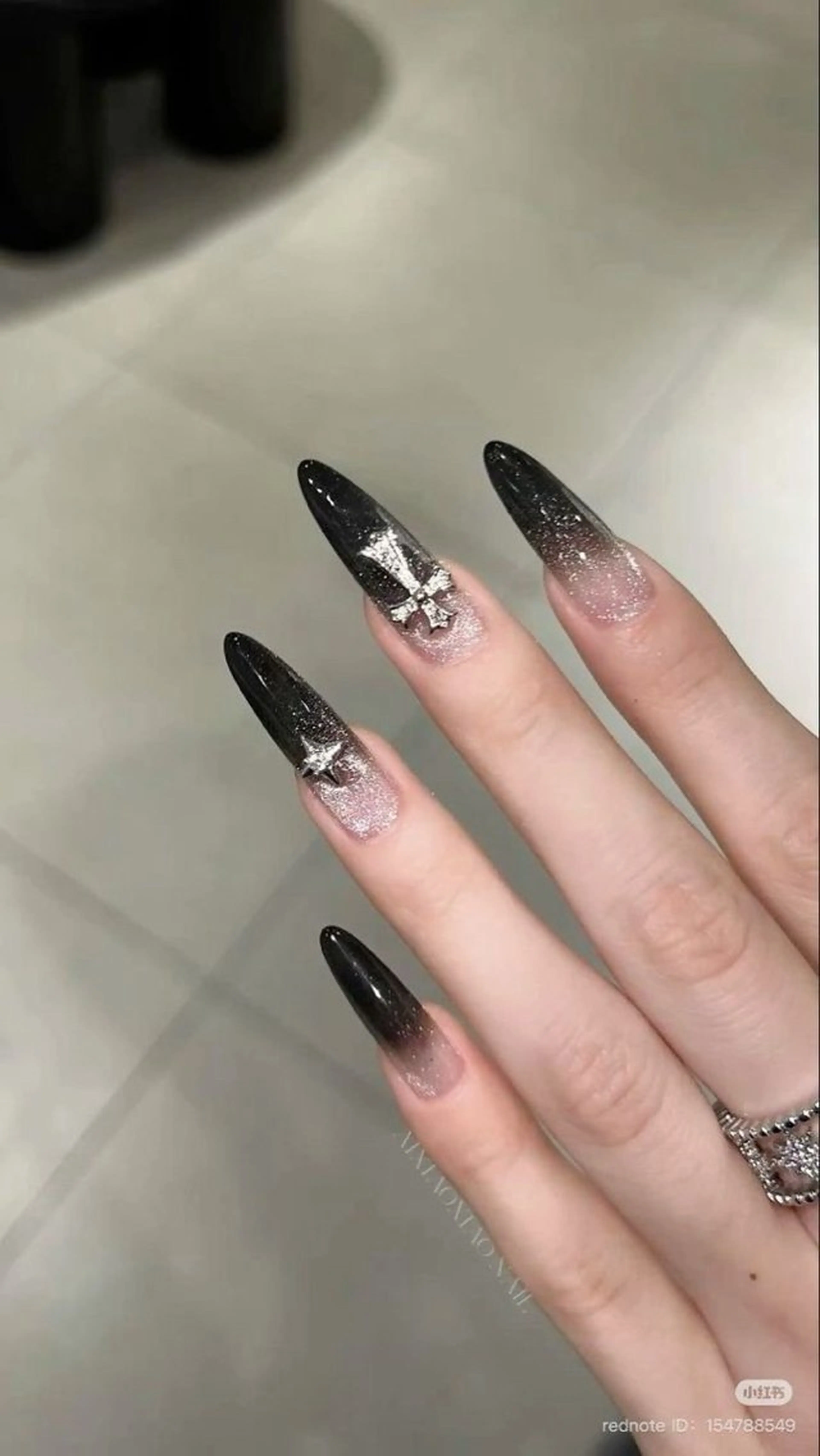 ネイル フレンチネイル キラキラネイル 韓国ネイル シンプルネイル ワンホンネイル ハンドネイル MEI Nailのネイルデザイン