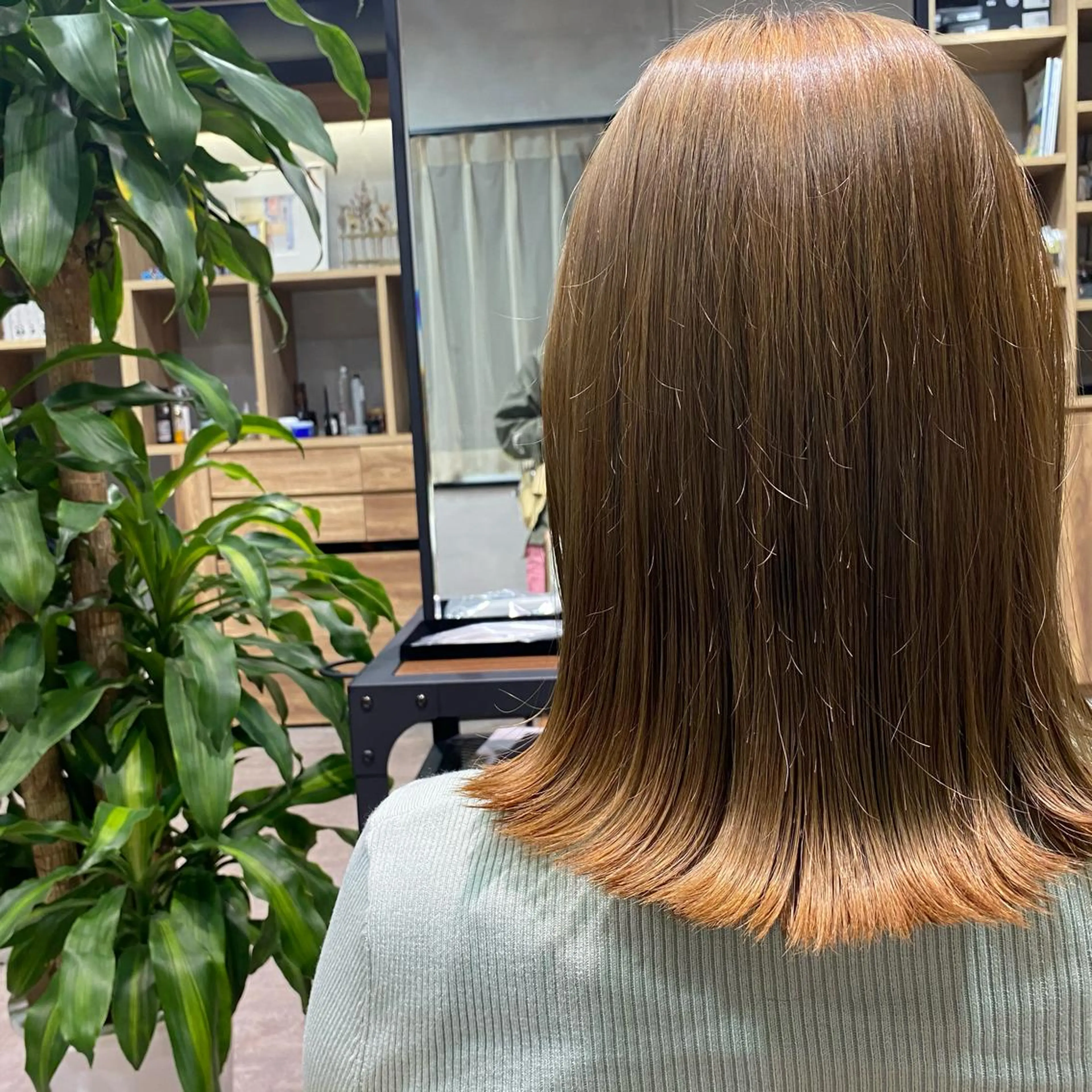 ミディアム ヘアカラー 大久保 優香のヘアスタイル