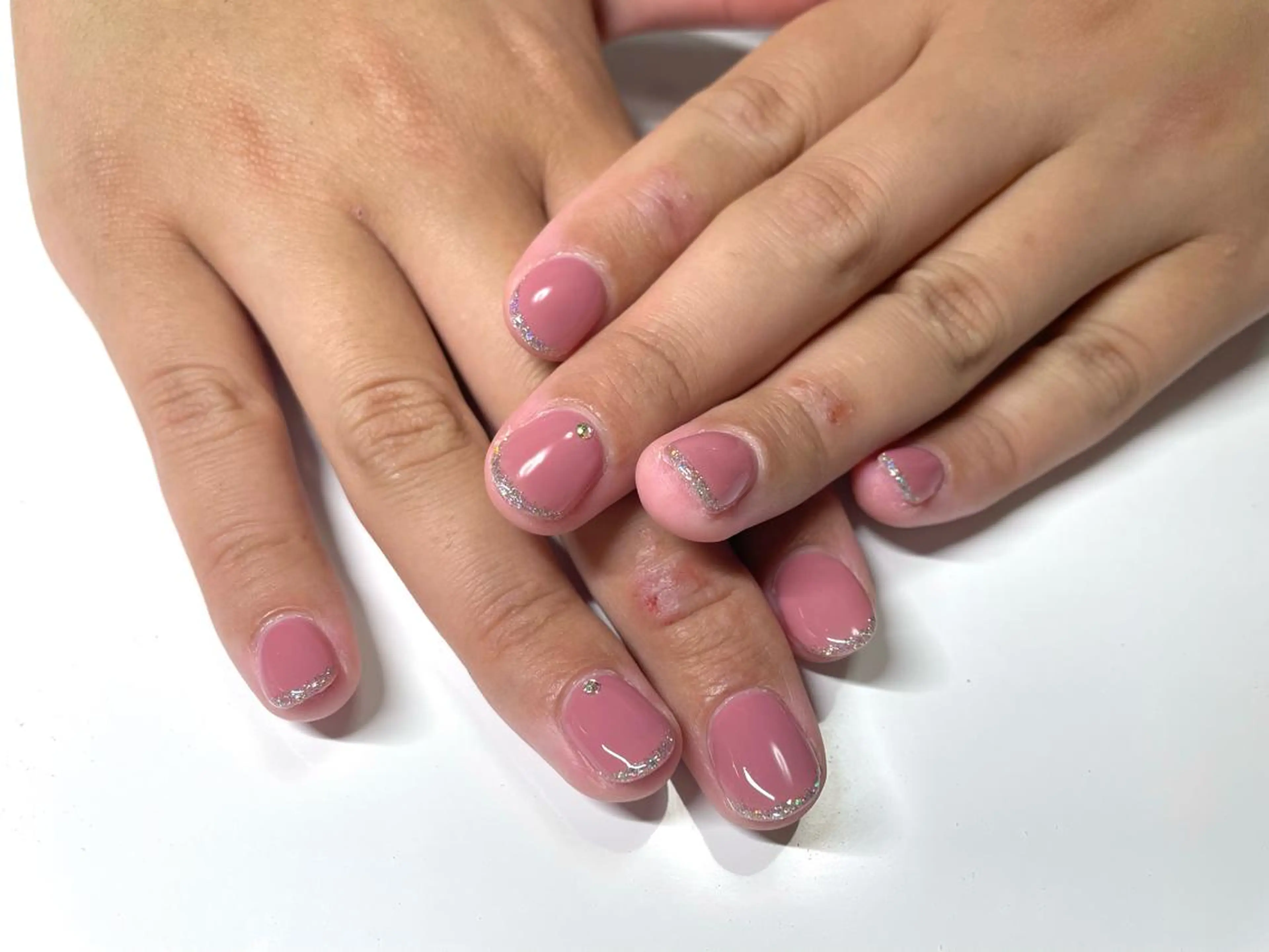 ネイル ワンカラーネイル ストーンネイル ハンドネイル ネイルサロン Purimaのネイルデザイン