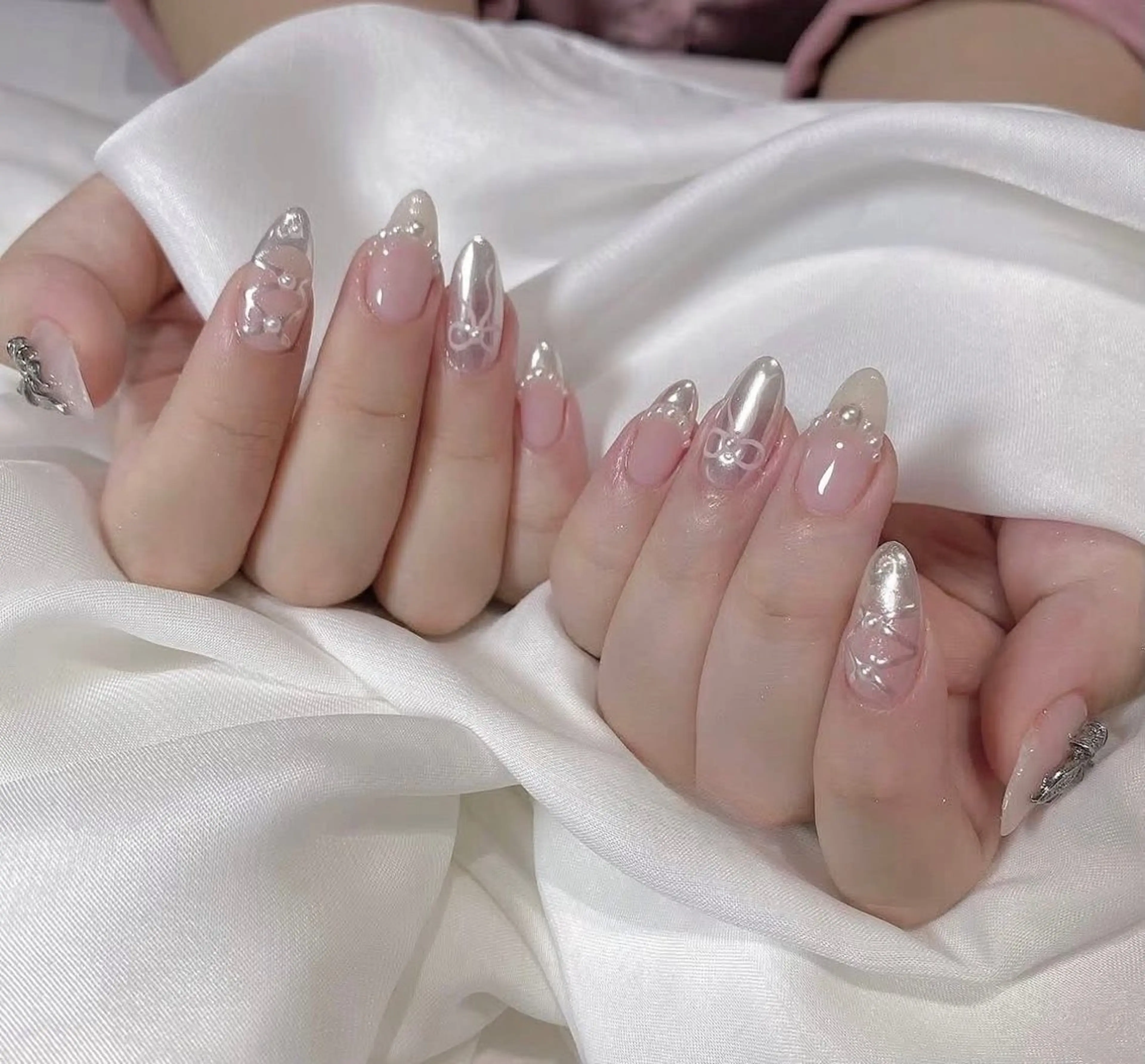 ネイル チークネイル フレンチネイル グラデーション キラキラネイル 韓国ネイル Minette nailHuongのネイルデザイン