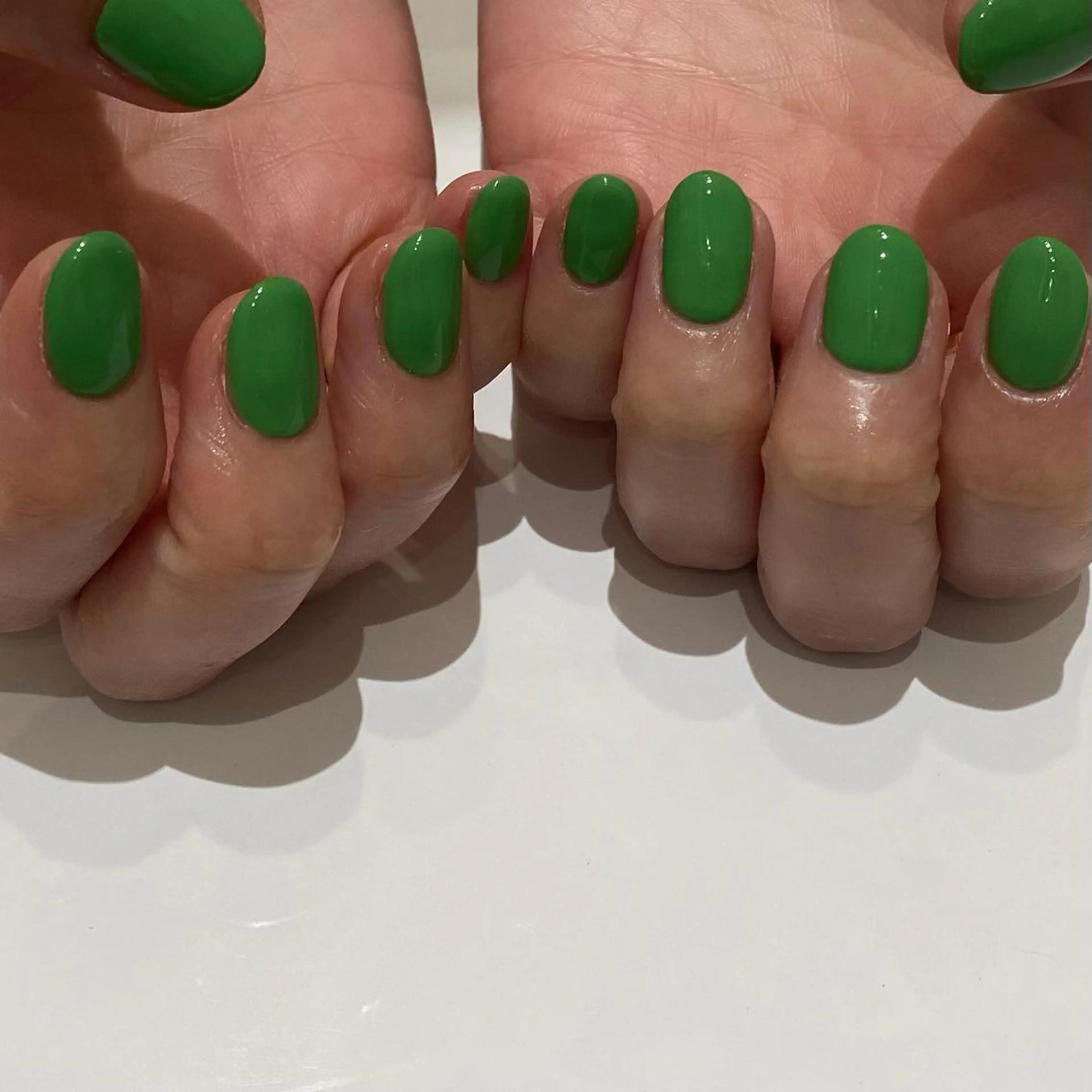 ネイル ワンカラーネイル ネイル&アイ　QUEEN&CRIMSON所属・眉WAX/ピーリング ホワイトニングの眉毛・アイブロウイメージ