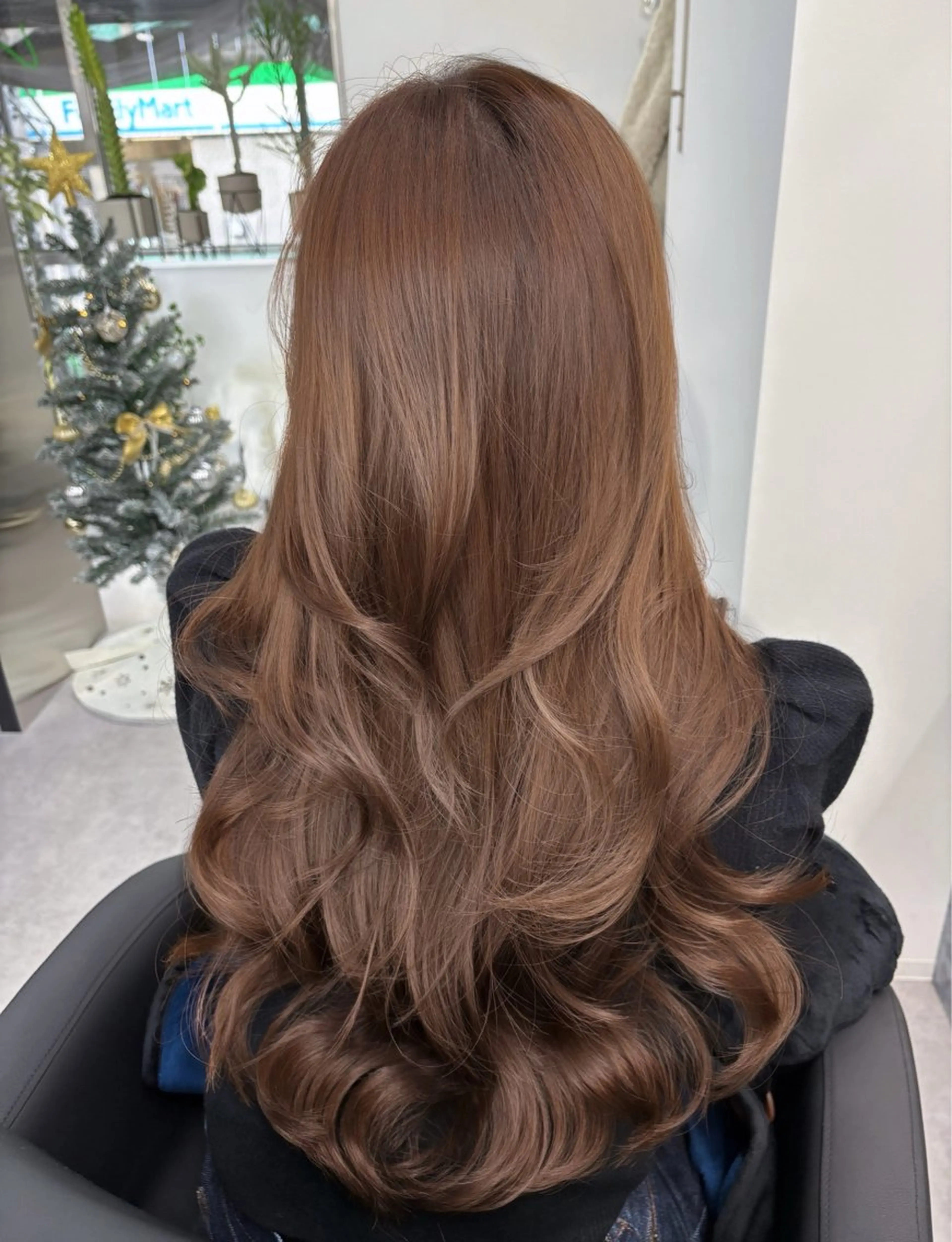 ロング カラー 堀江/透明感 ベージュ/白川幸太のヘアスタイル