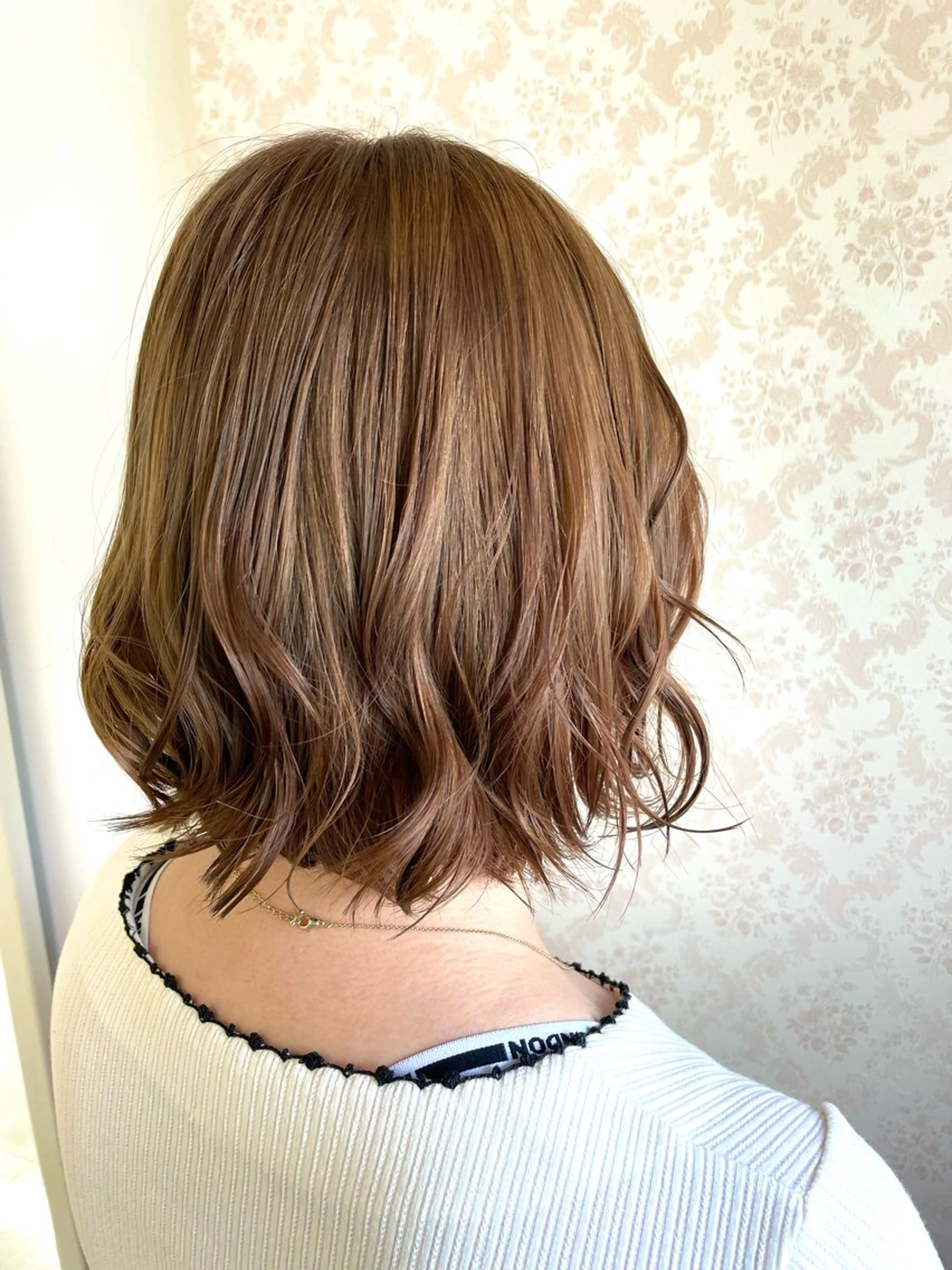 ショート カラー ヒヨシ ルナのヘアスタイル