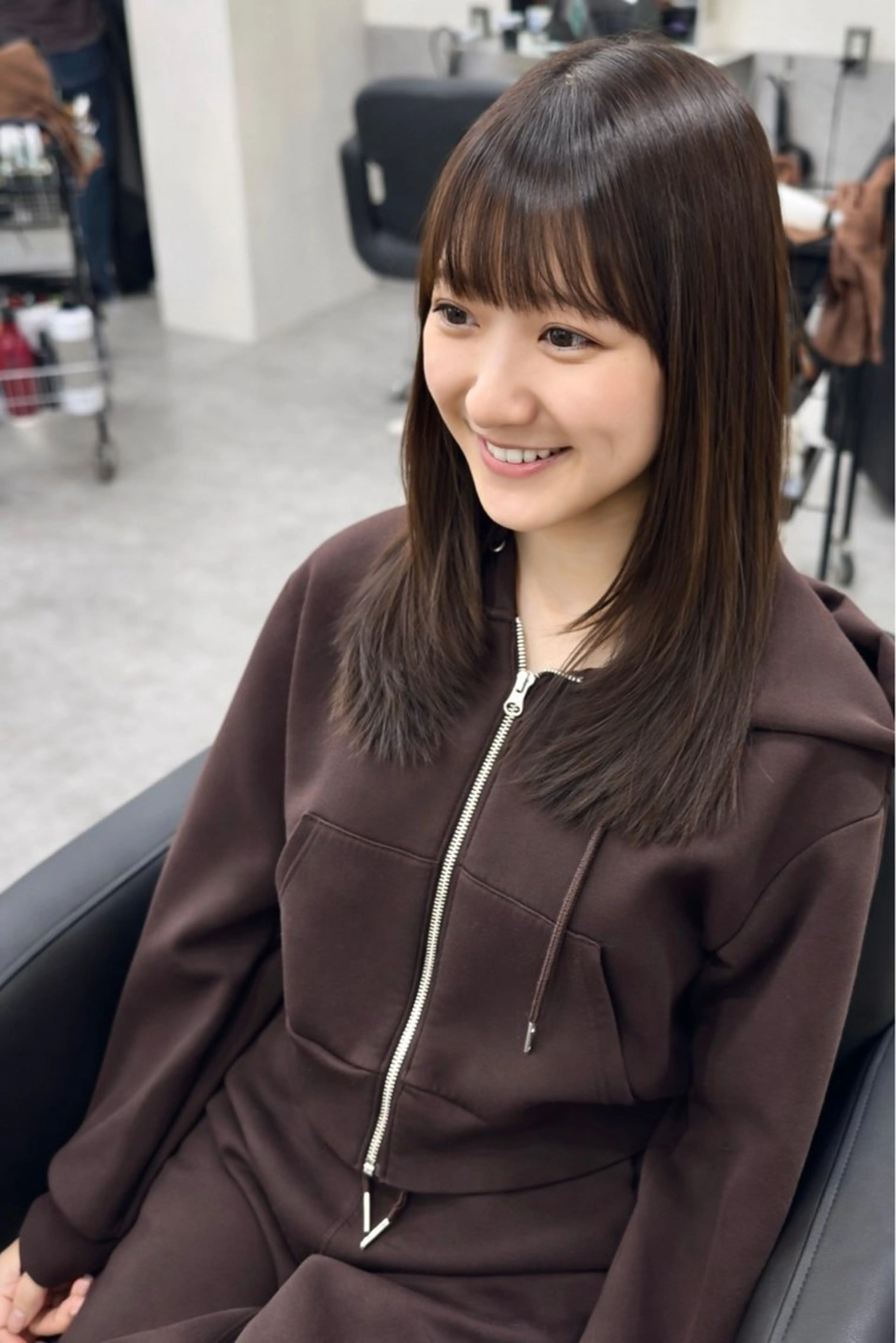 セミロング カット トリートメント 🫧とぅるん艶髪🫧 透明感カラー×猿渡のヘアスタイル