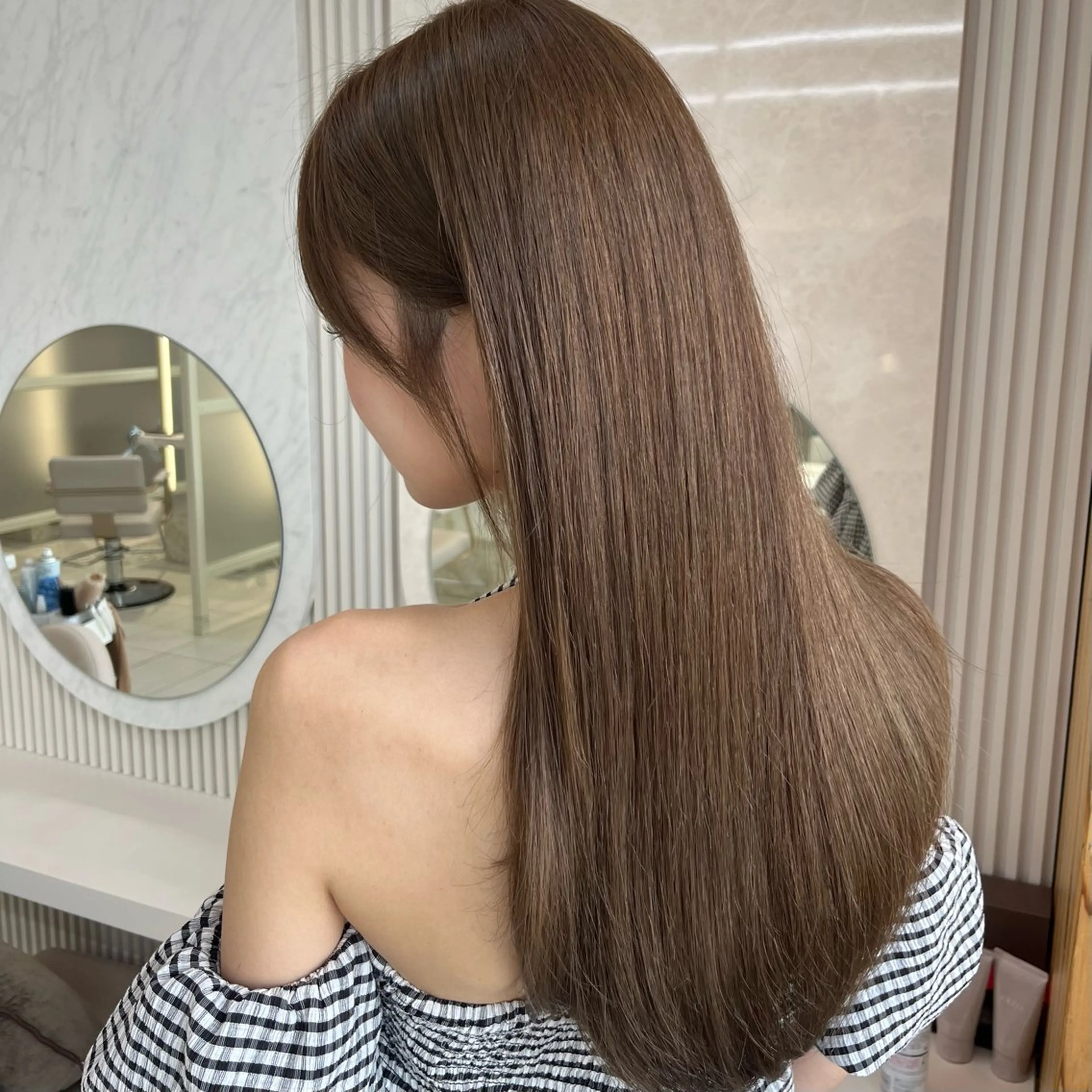 セミロング カラー カット ヘアカラー トリートメント 似合わせレイヤー 透明感カラーのヘアスタイル