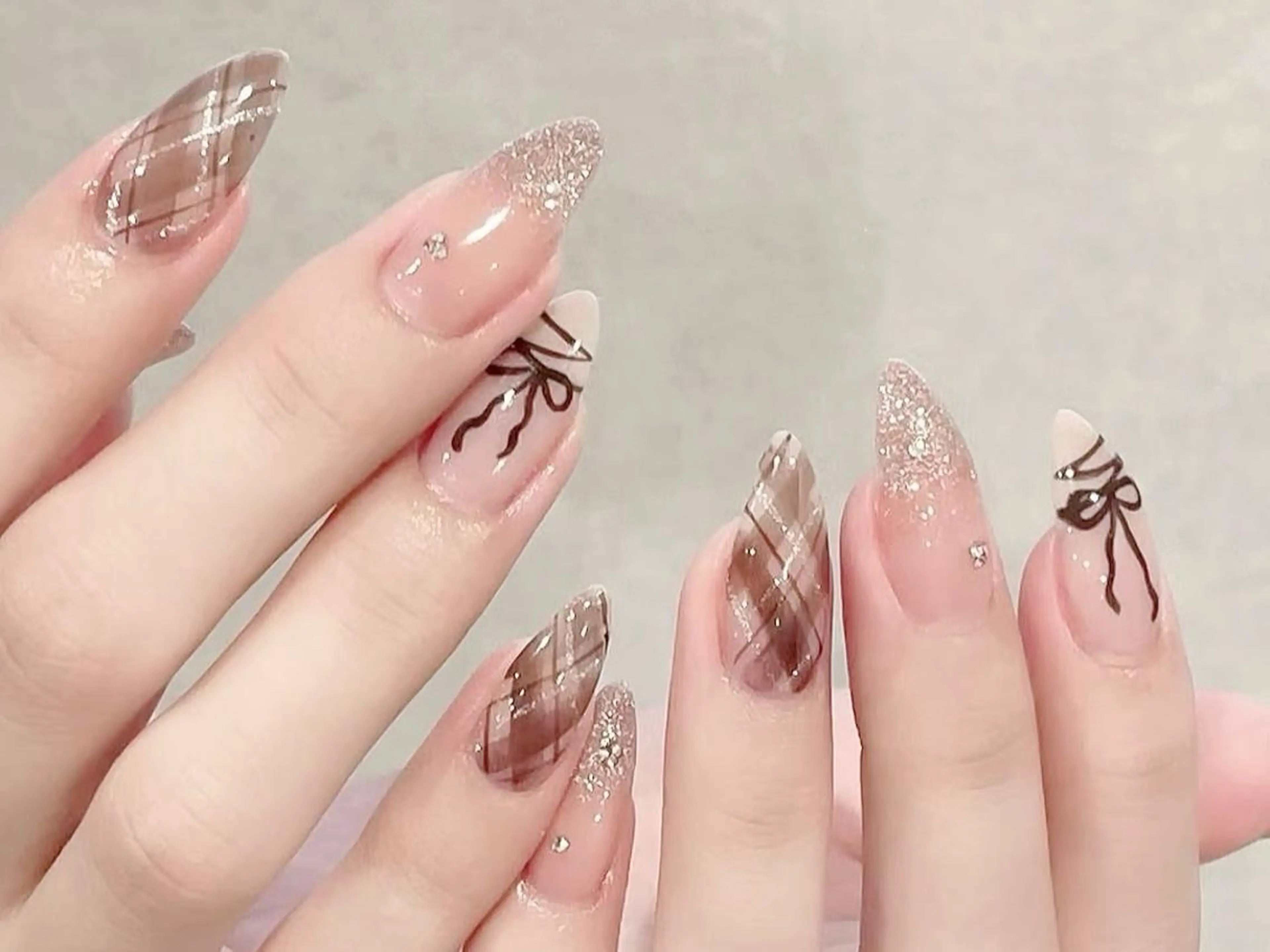 ネイル オーロラネイル チークネイル 長さ出し フットネイル フレンチネイル ハンドネイル ハンドケア yumi nailのネイルデザイン