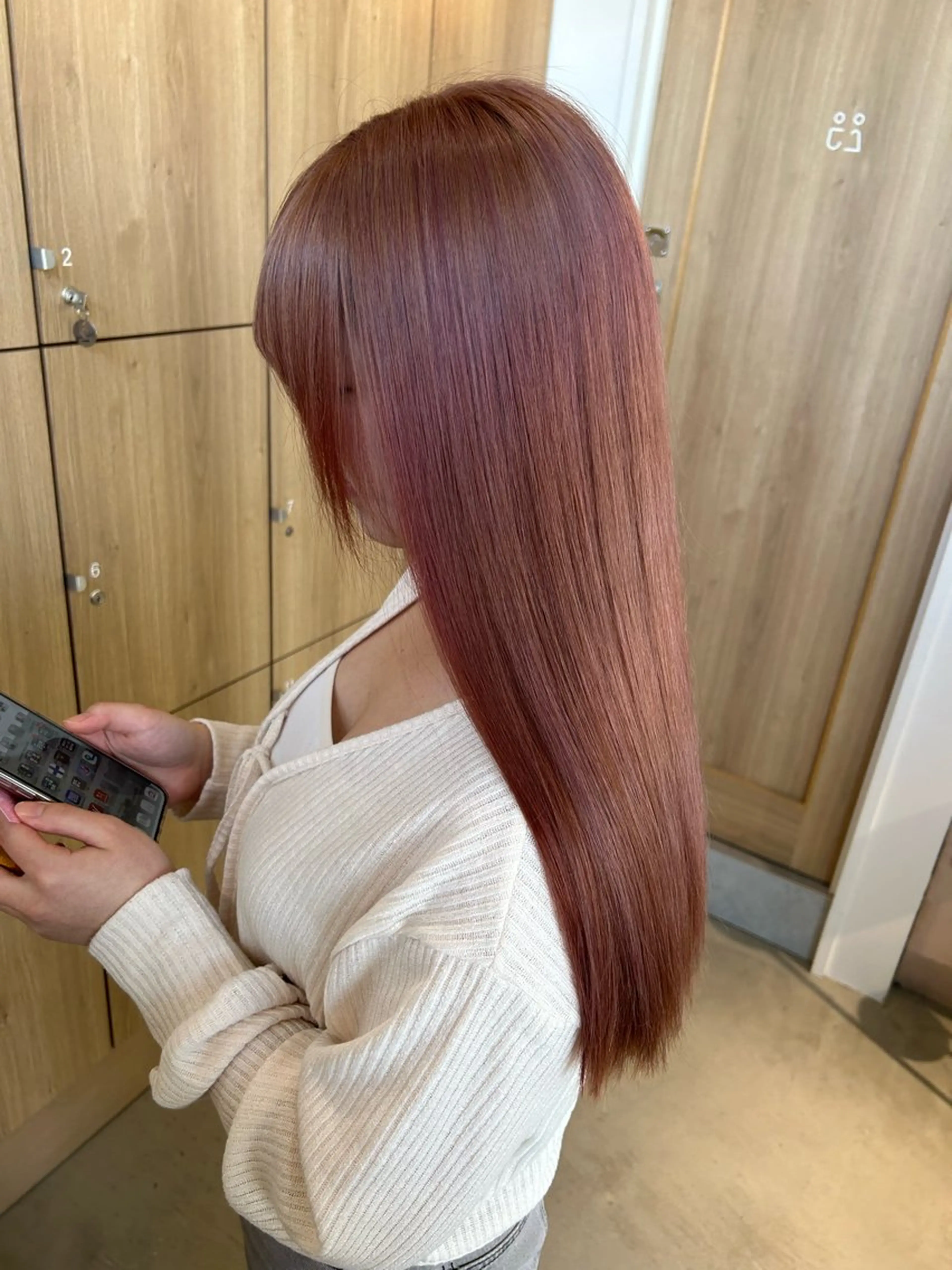 ロング カラー ベージュカラー ピンクカラー ピンクベージュ ヘアカラー noa  🦋 ブリーチ/暖色のヘアスタイル