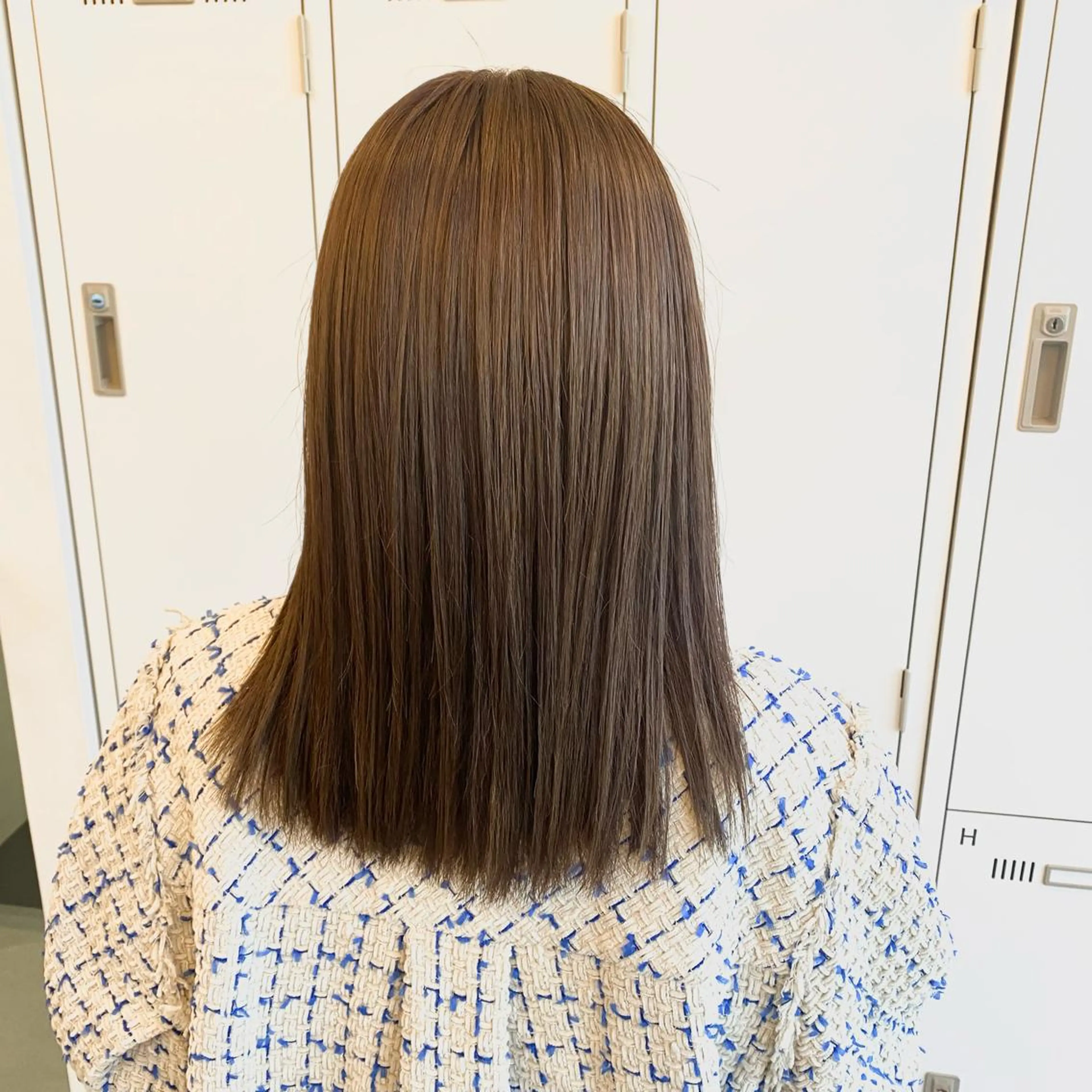 セミロング カラー YUNA ユウナのヘアスタイル