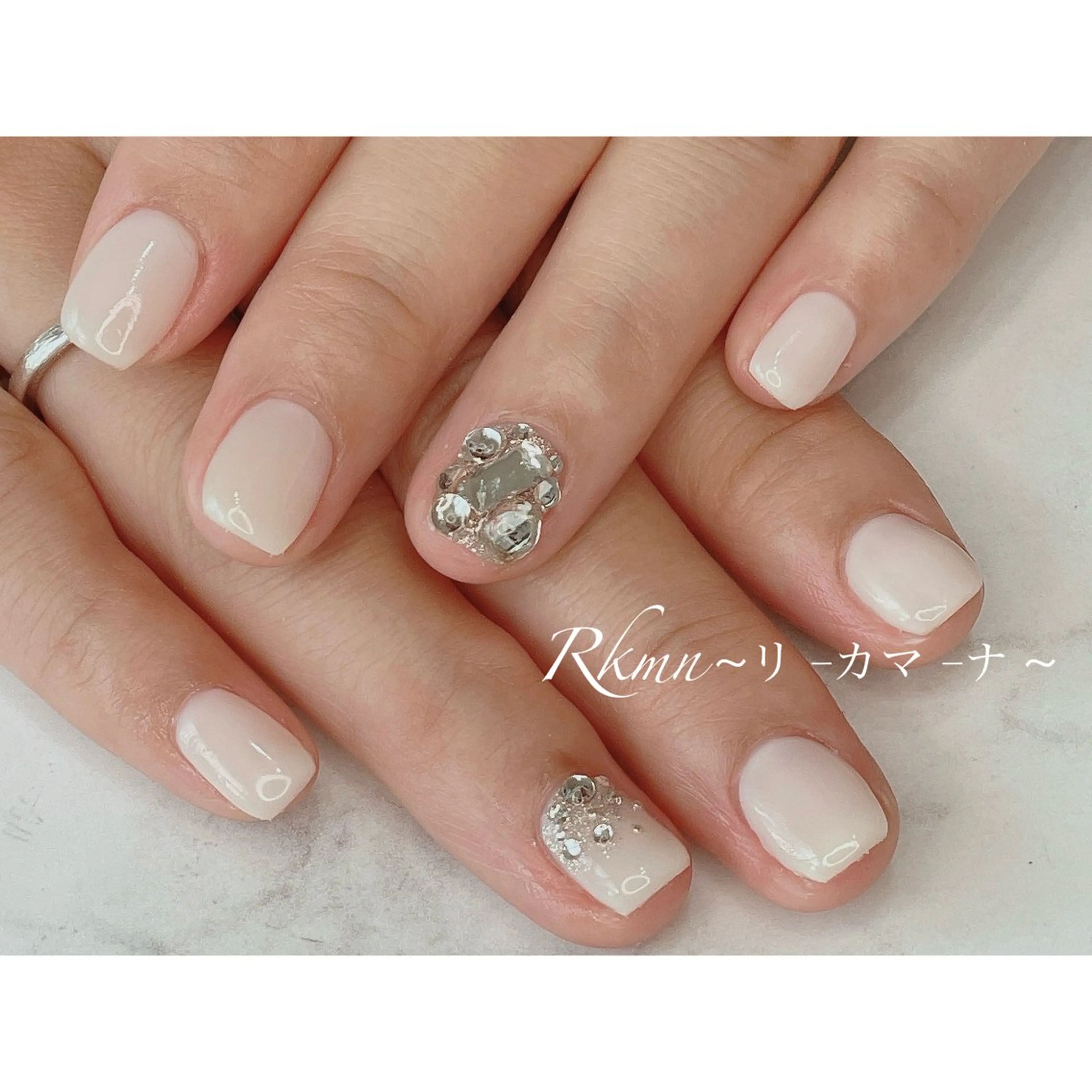ネイル アートネイル クリアネイル キラキラネイル 春ネイル ホワイト ハンドネイル フットネイル ハンドケア Rkmn ~リ-カマ-ナ~のネイルデザイン