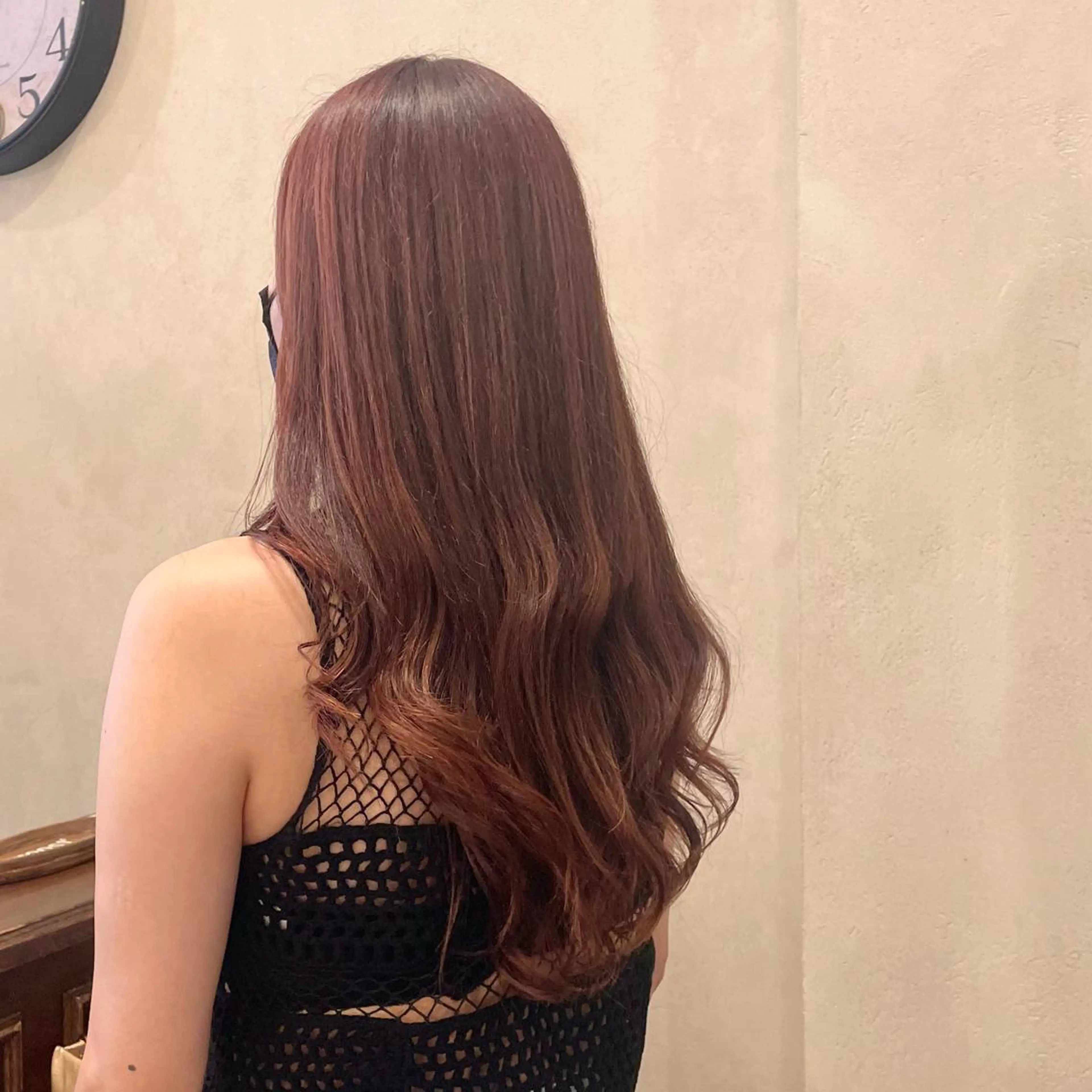 ロング カラー ピンクカラー レッドカラー roost 優のヘアスタイル