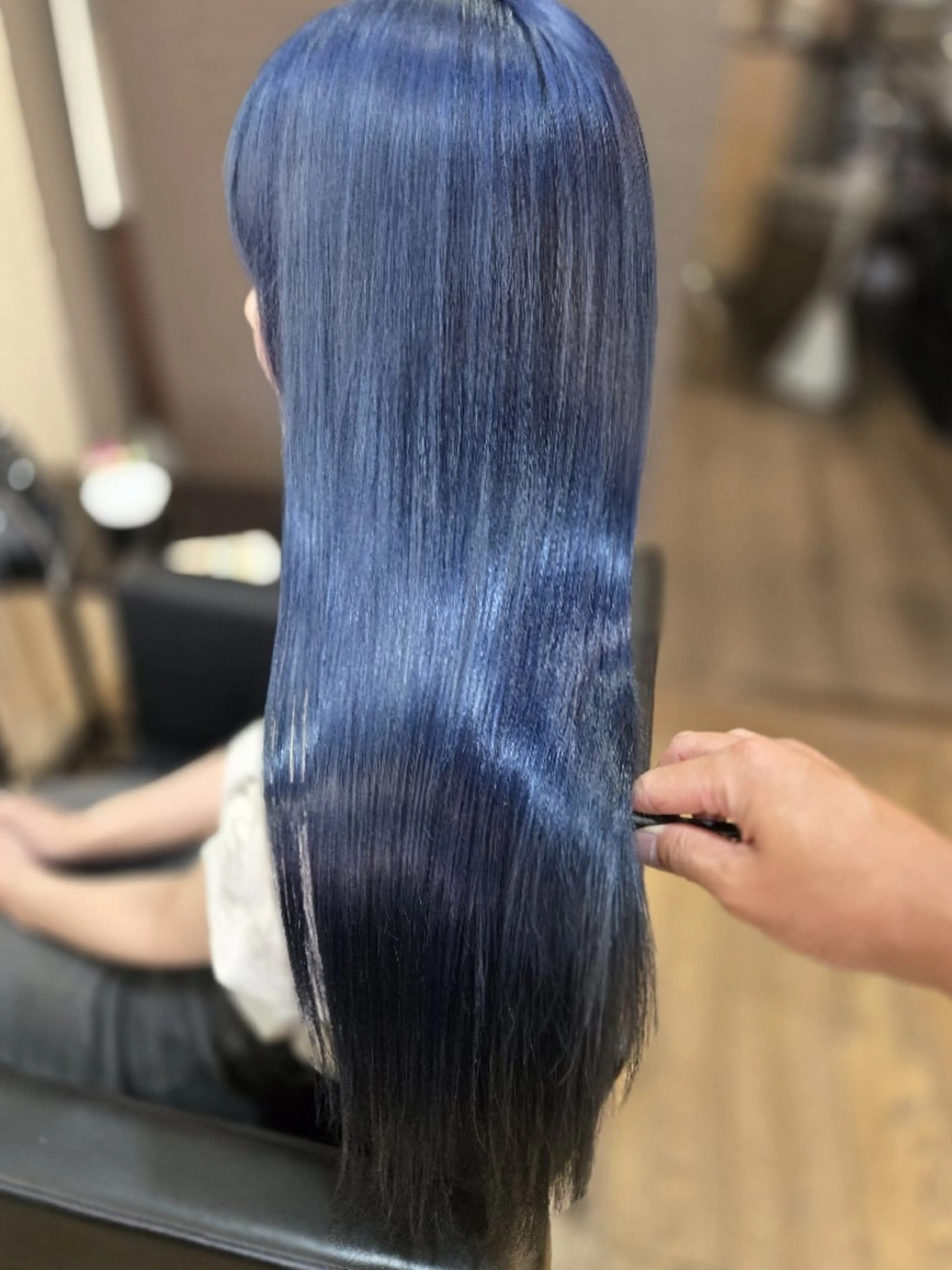 ロング カラー ブリーチ ブルーカラー ネイビーカラー SevenQuarter所属・セブン クォーターのヘアスタイル