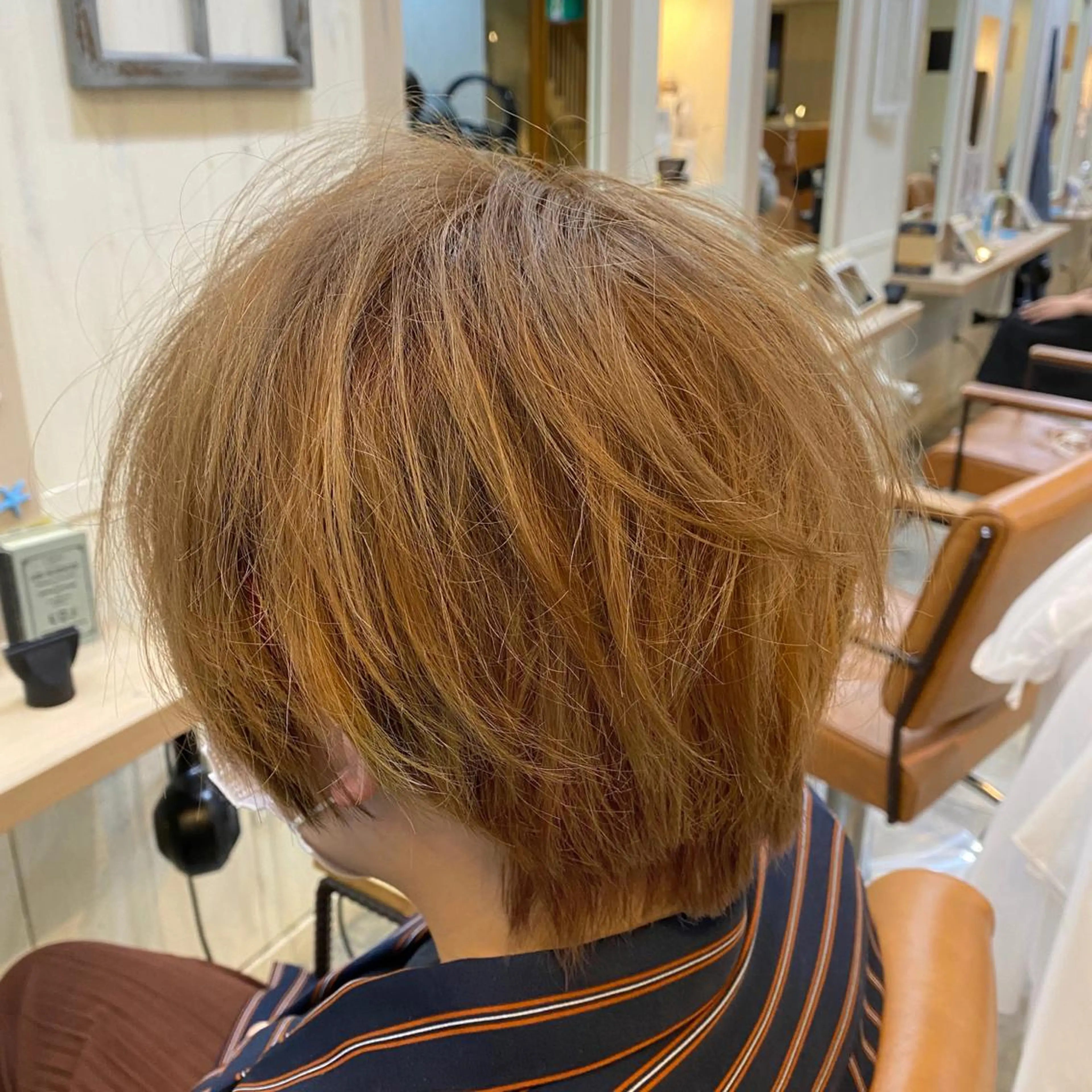 ショート カラー 米林 遼のヘアスタイル