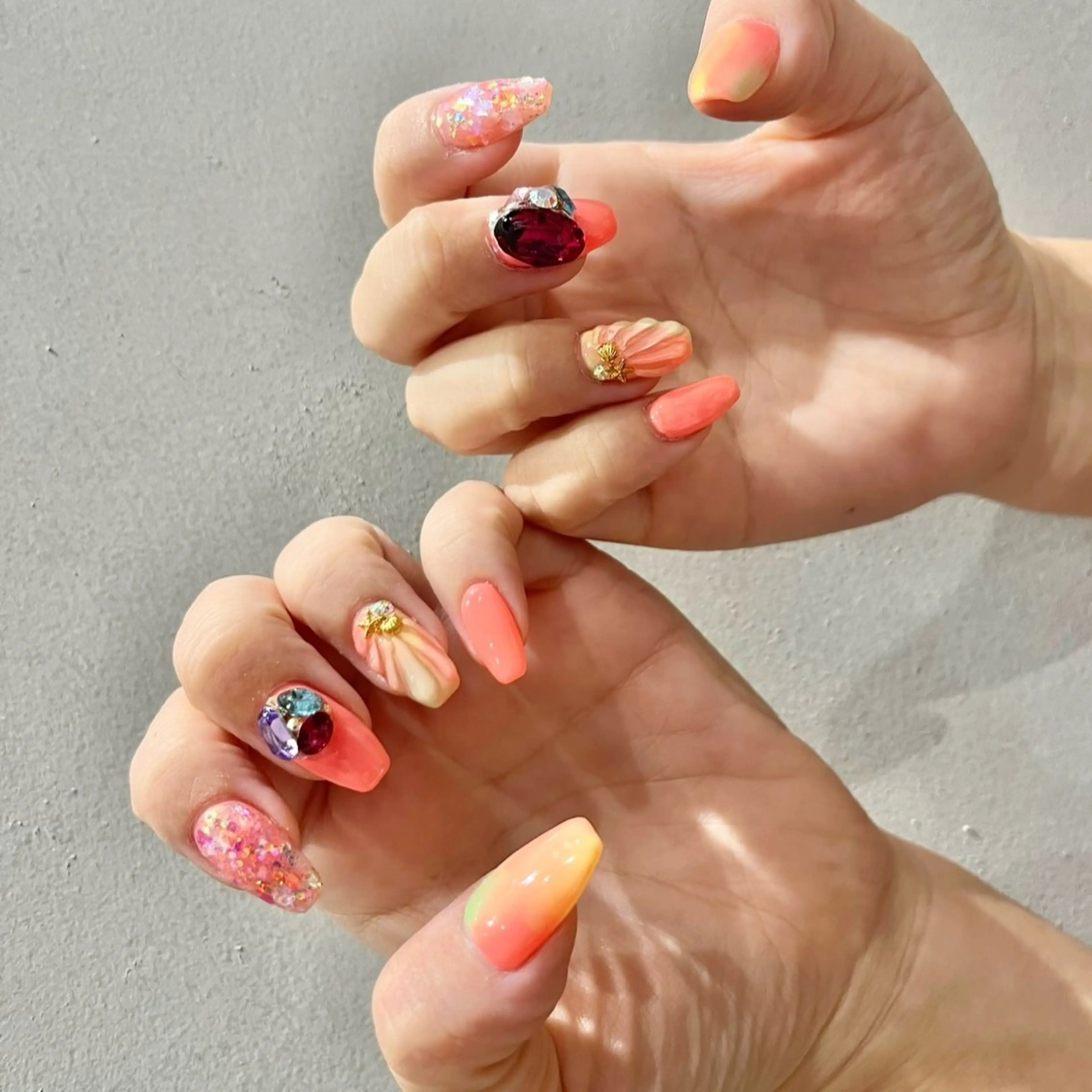 ネイル フラッシュネイル フットネイル ジェルネイル ラメ(グリッター) ラメグラデーション ハンドネイル beautysalonLino所属・ネイルサロン ⭐︎Linoのその他イメージ