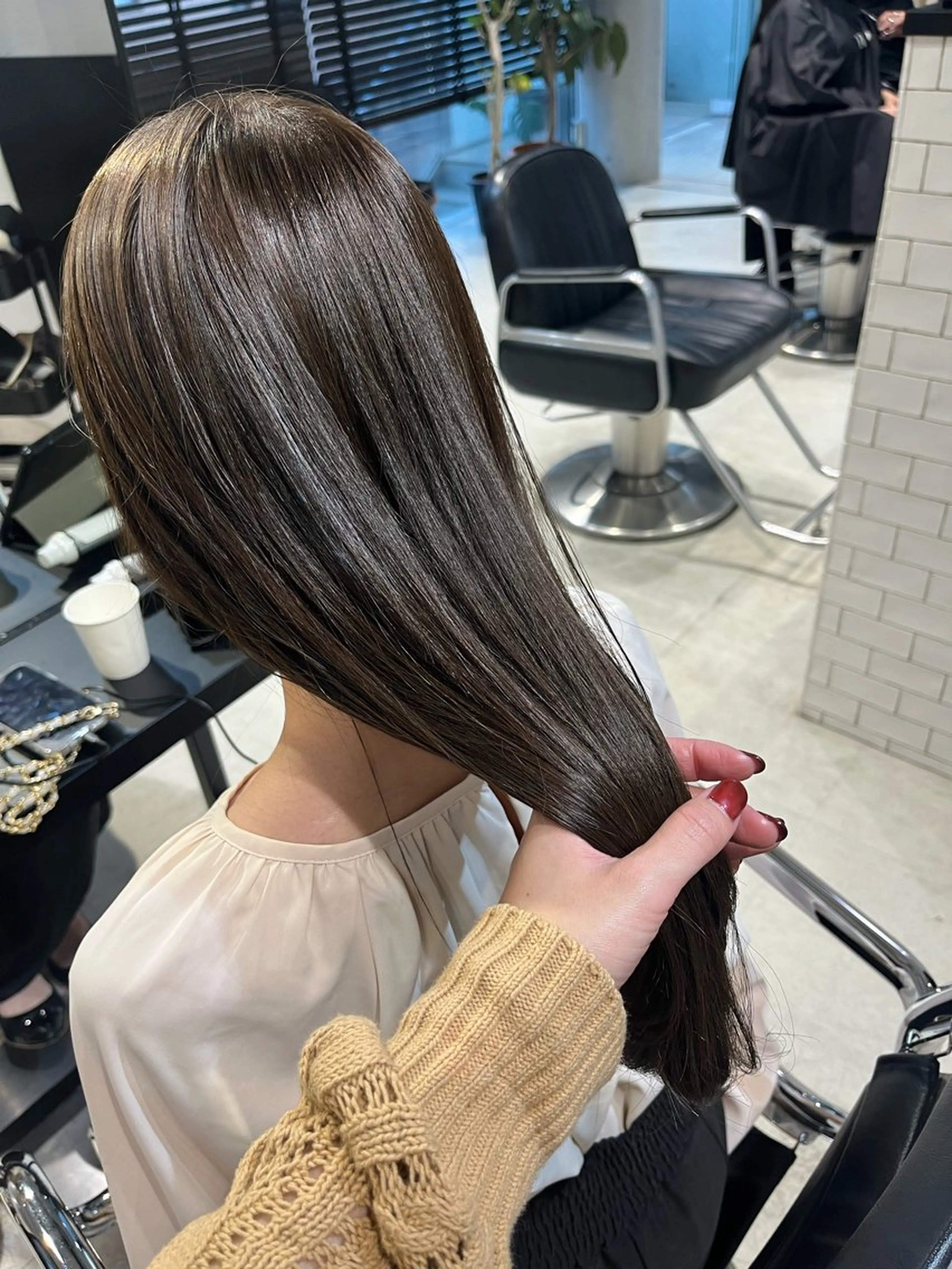 ロング カラー パーマ ヘアアレンジ ヘアカラー トリートメント 透明感/オリーブ/ グレージュ/YUKAのヘアスタイル