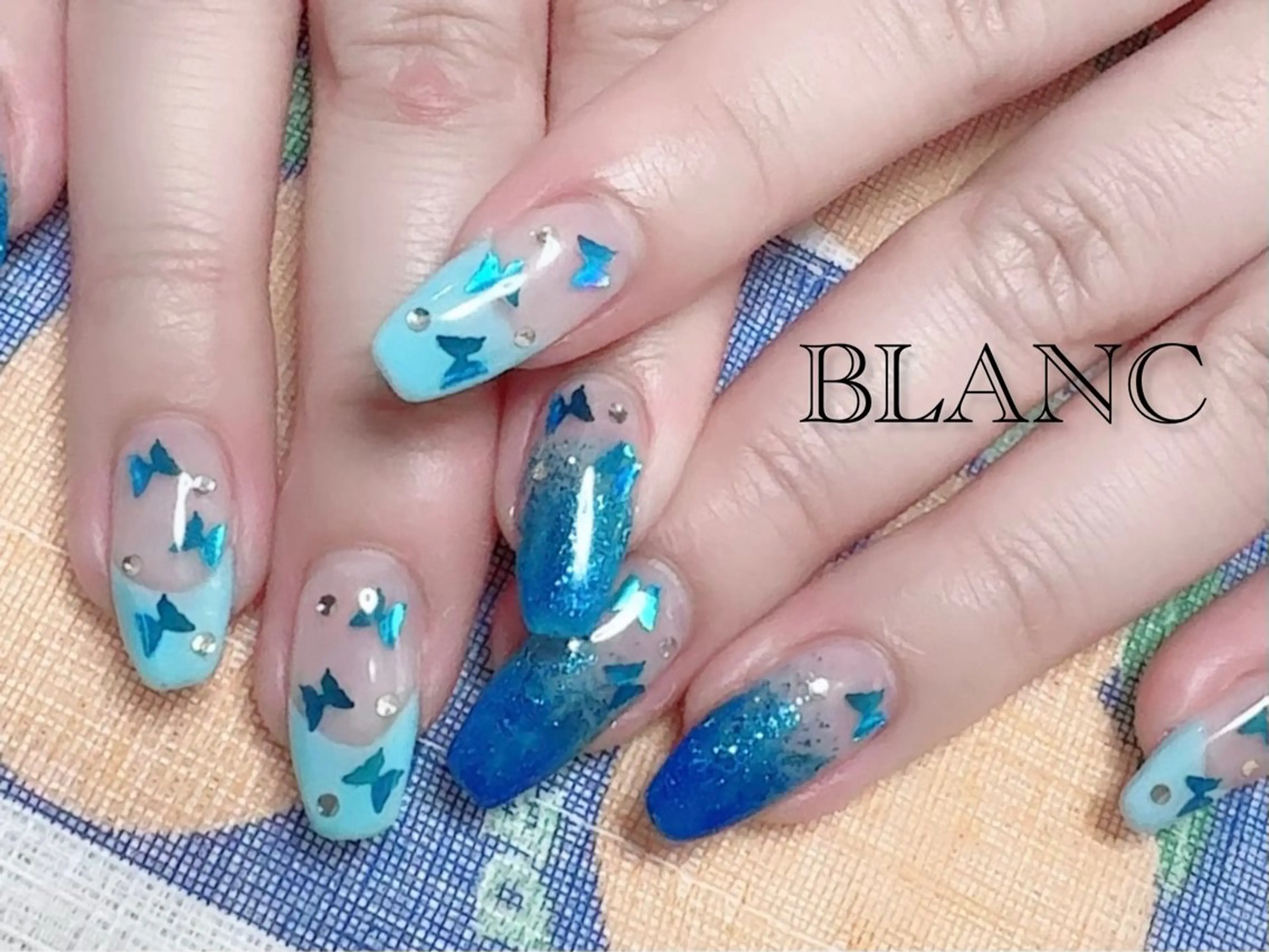 ネイル アートネイル 長さ出し ジェルネイル グラデーション 持ち込み ハンドネイル BLANC （ブラン）のネイルデザイン