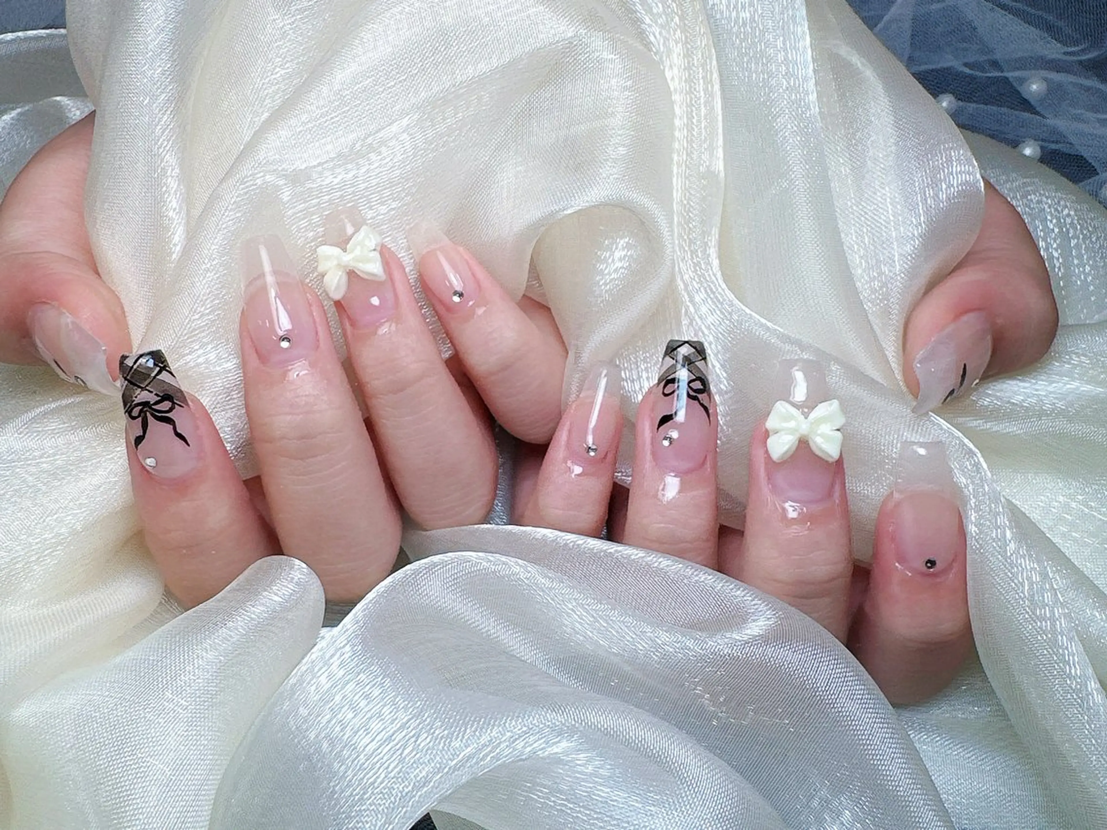 ネイル 長さ出し フレンチネイル ジェルネイル ガラスフレンチ 韓国ネイル HD Studioのネイルデザイン