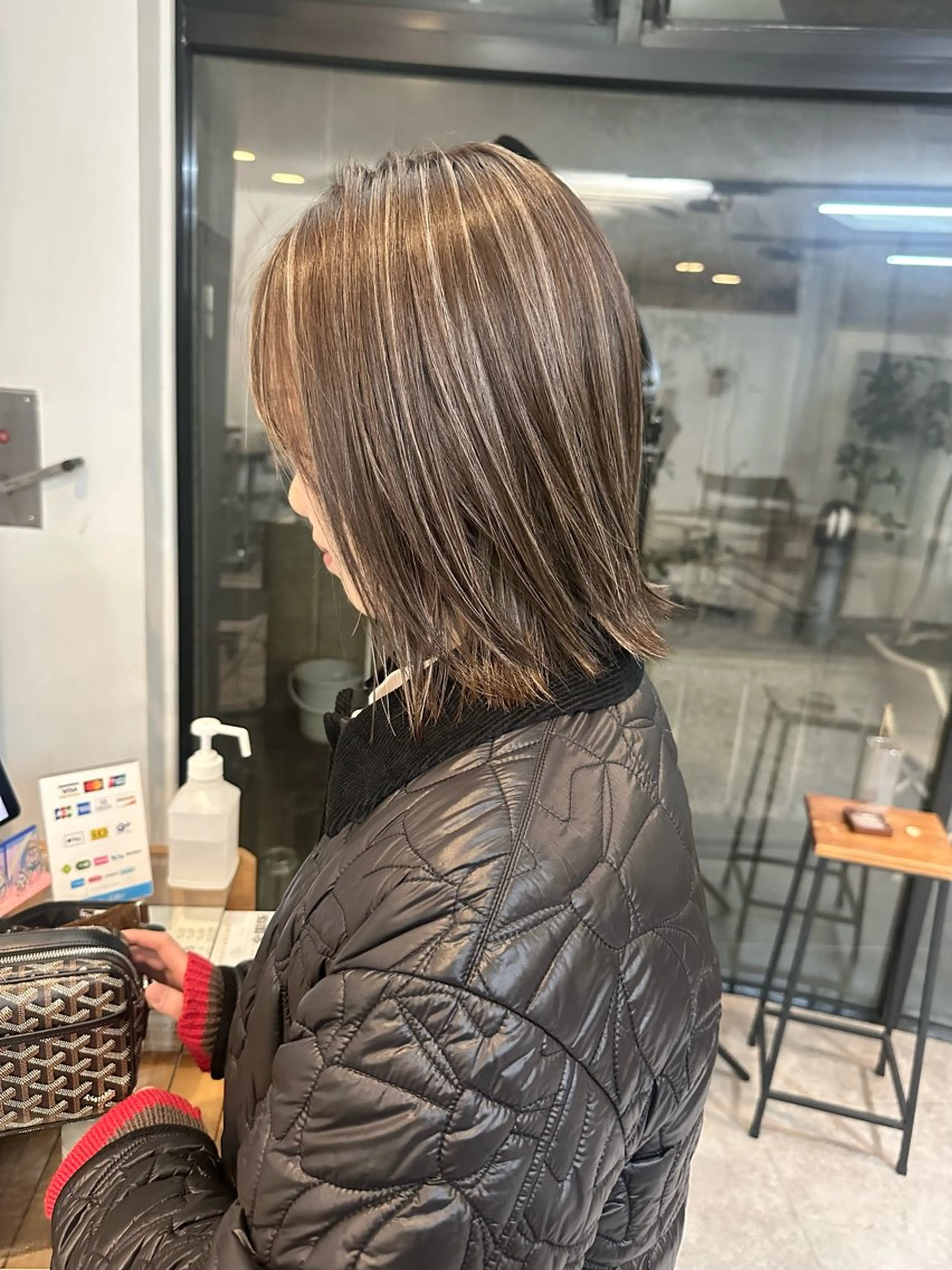 ミディアム ハイライト ヘアカラー 森本 笑のヘアスタイル