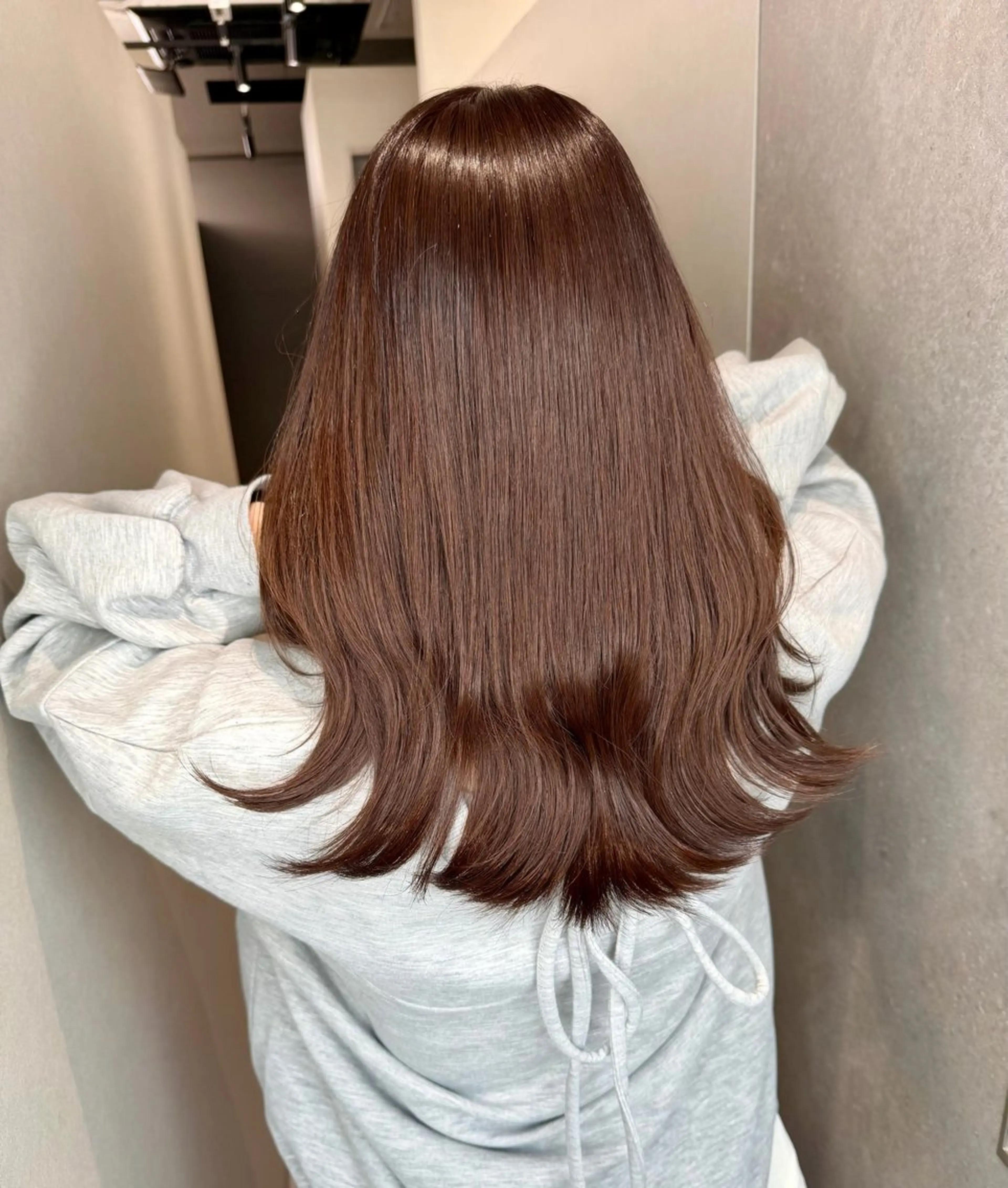 セミロング カラー ブリーチ 透明感カラー ブリーチなしカラー デート 髪質改善 ヘアカラー トリートメント 今井 勝也のヘアスタイル